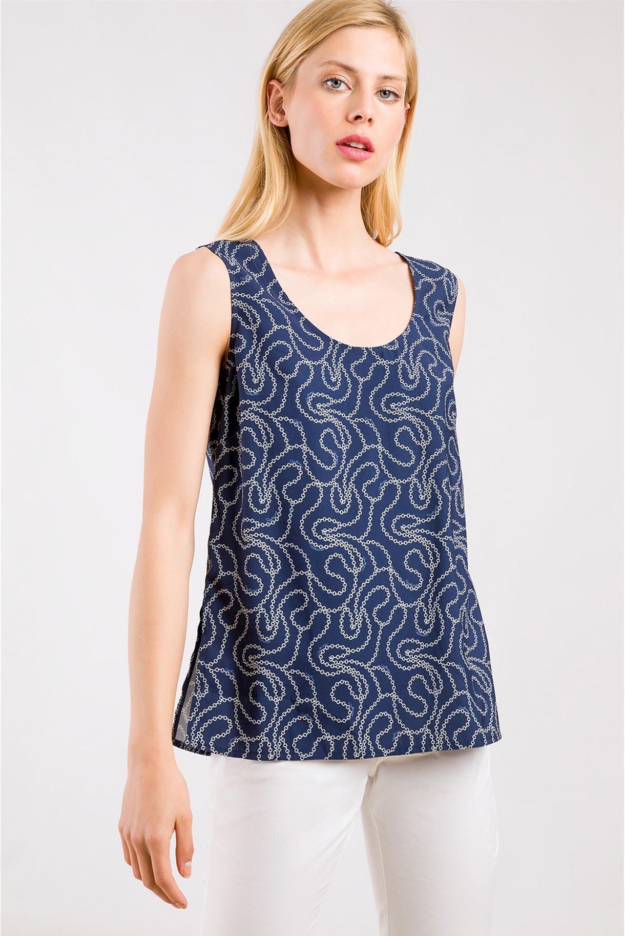 Top Printed With Chains