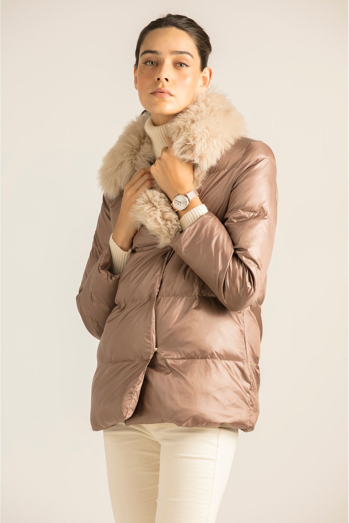 JACKET WITH FUR IN THE COLLAR