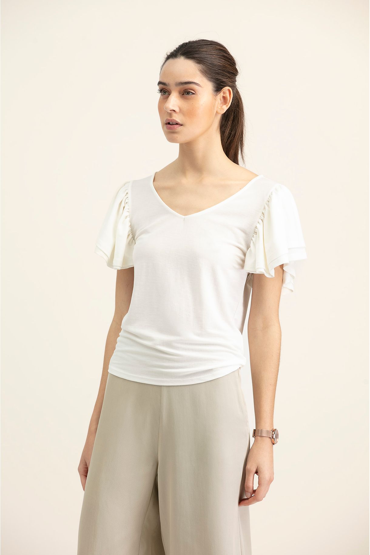 TOP WITH Ruffles on the sleeves