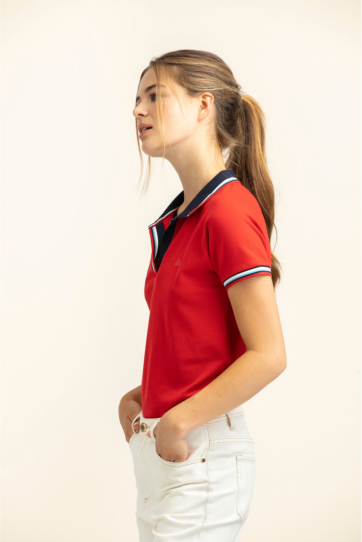 Polo with stripe on collar