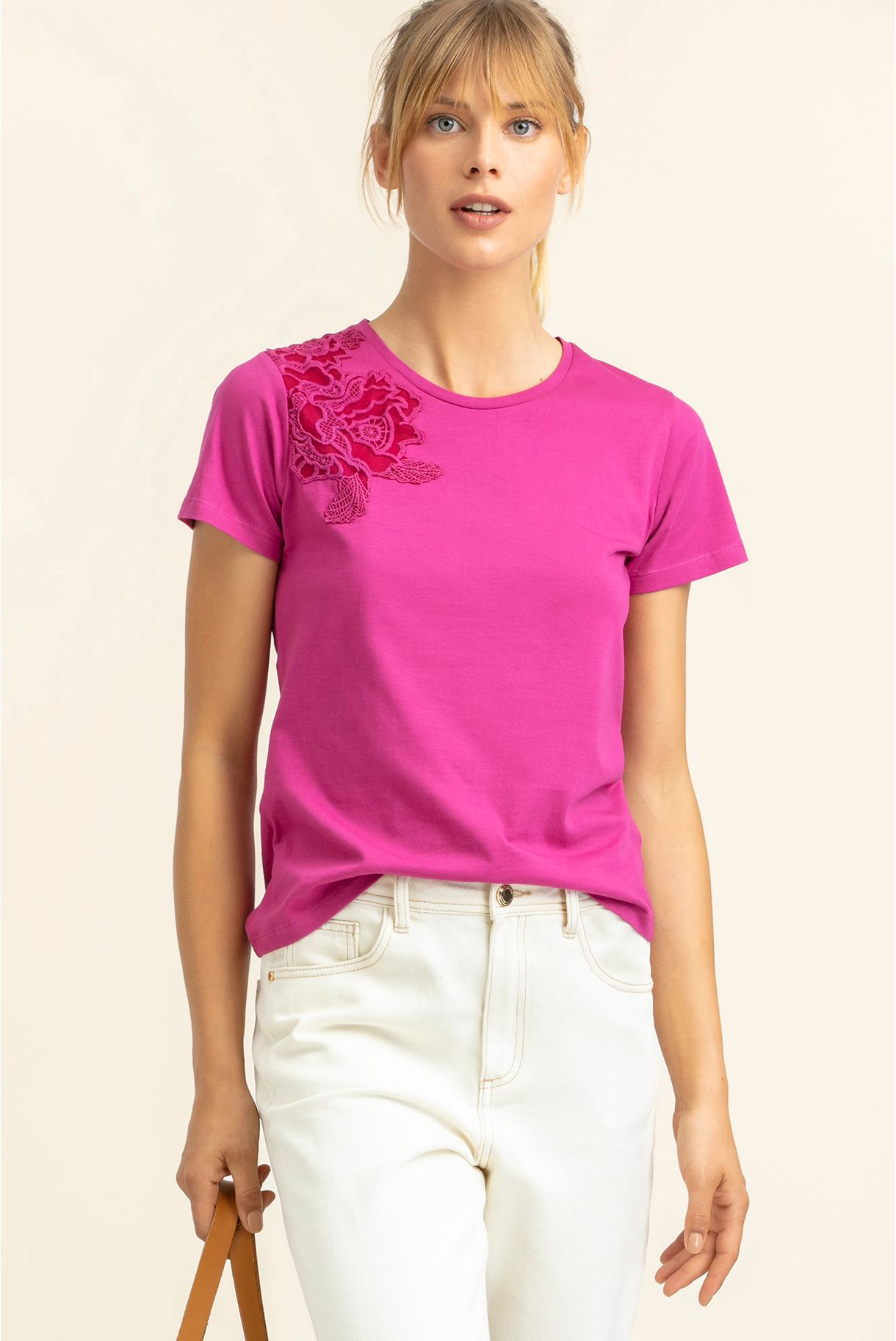 T-SHIRT WITH EMBROIDERY