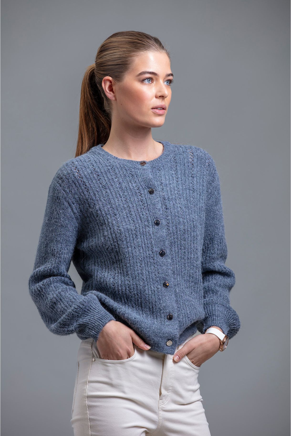 Round neck knit coat