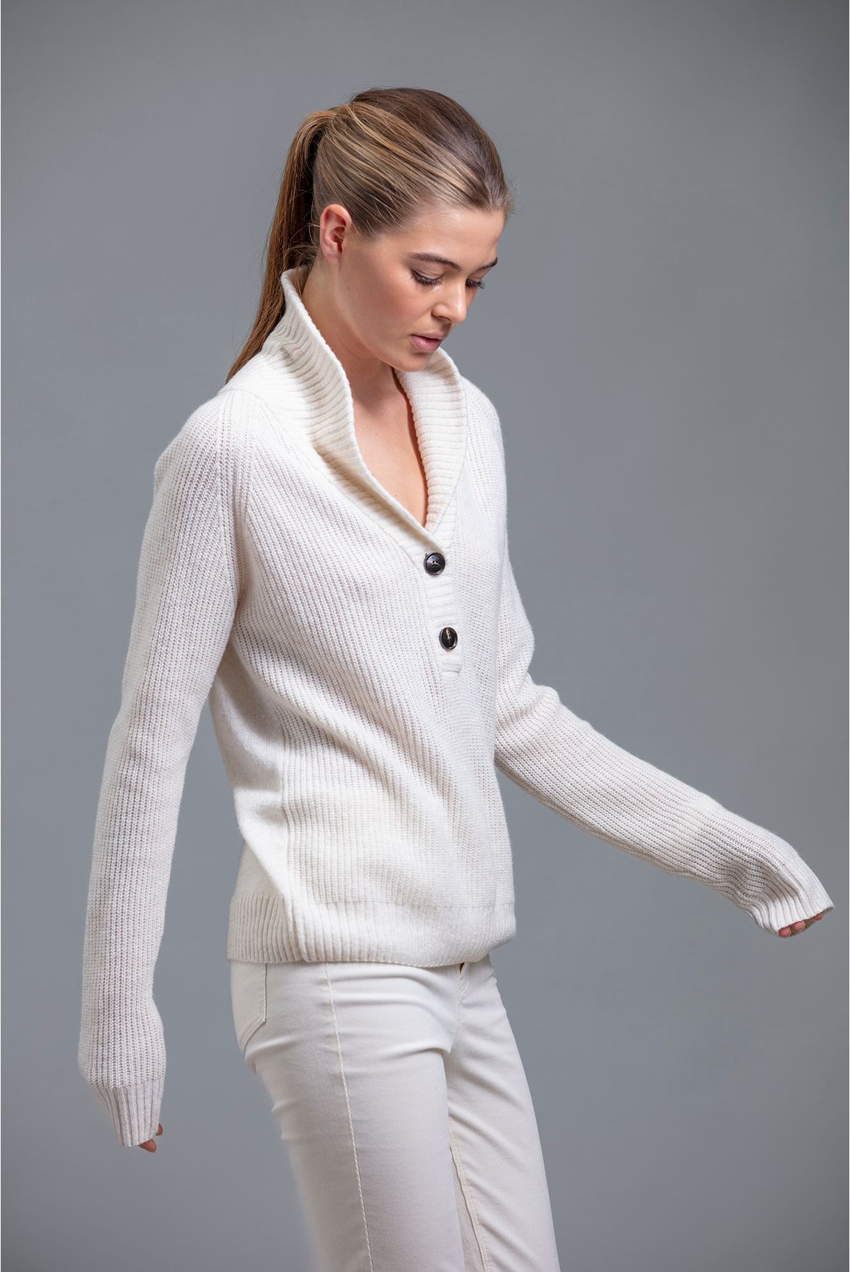 Ruffle collar knit sweater