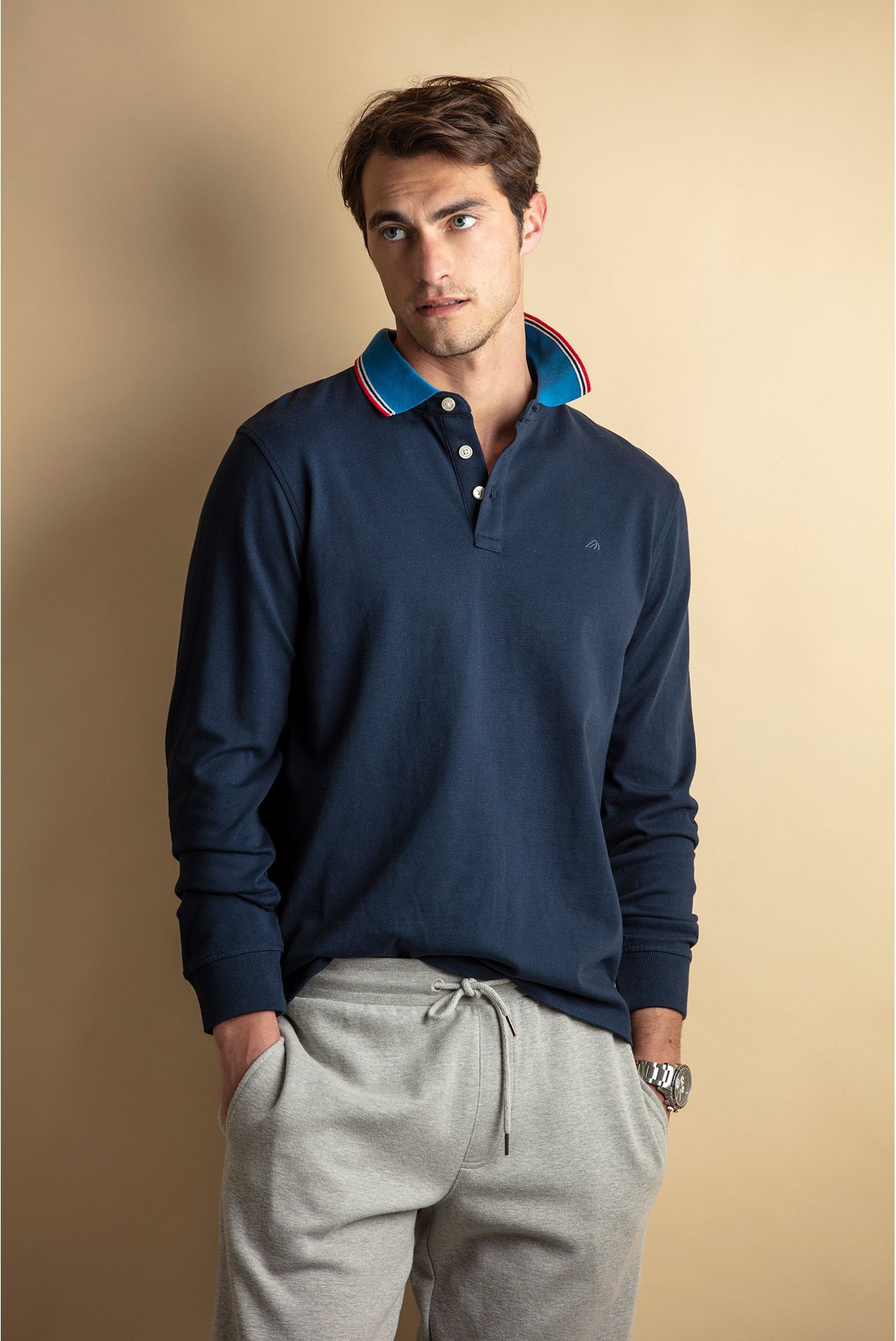 Long-sleeved polo shirt with contrast collar