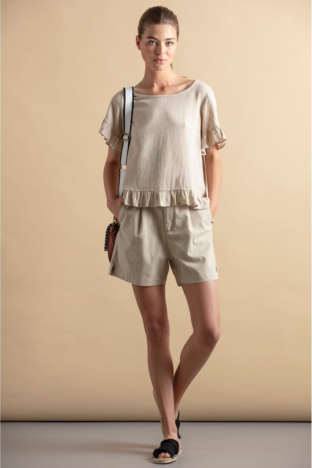 Linen blouse with frill sleeve