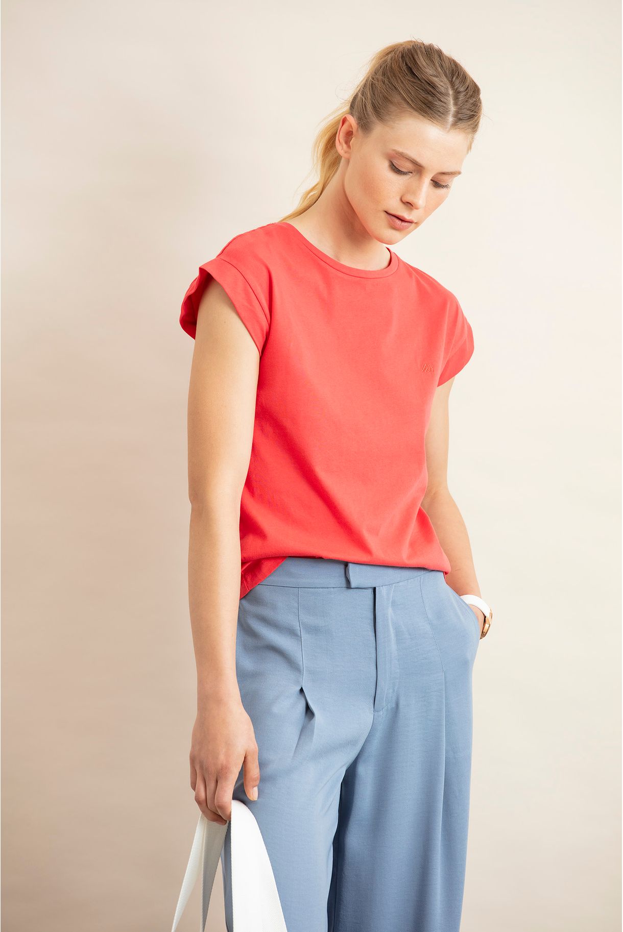ROUND NECK T-SHIRT IN COTTON