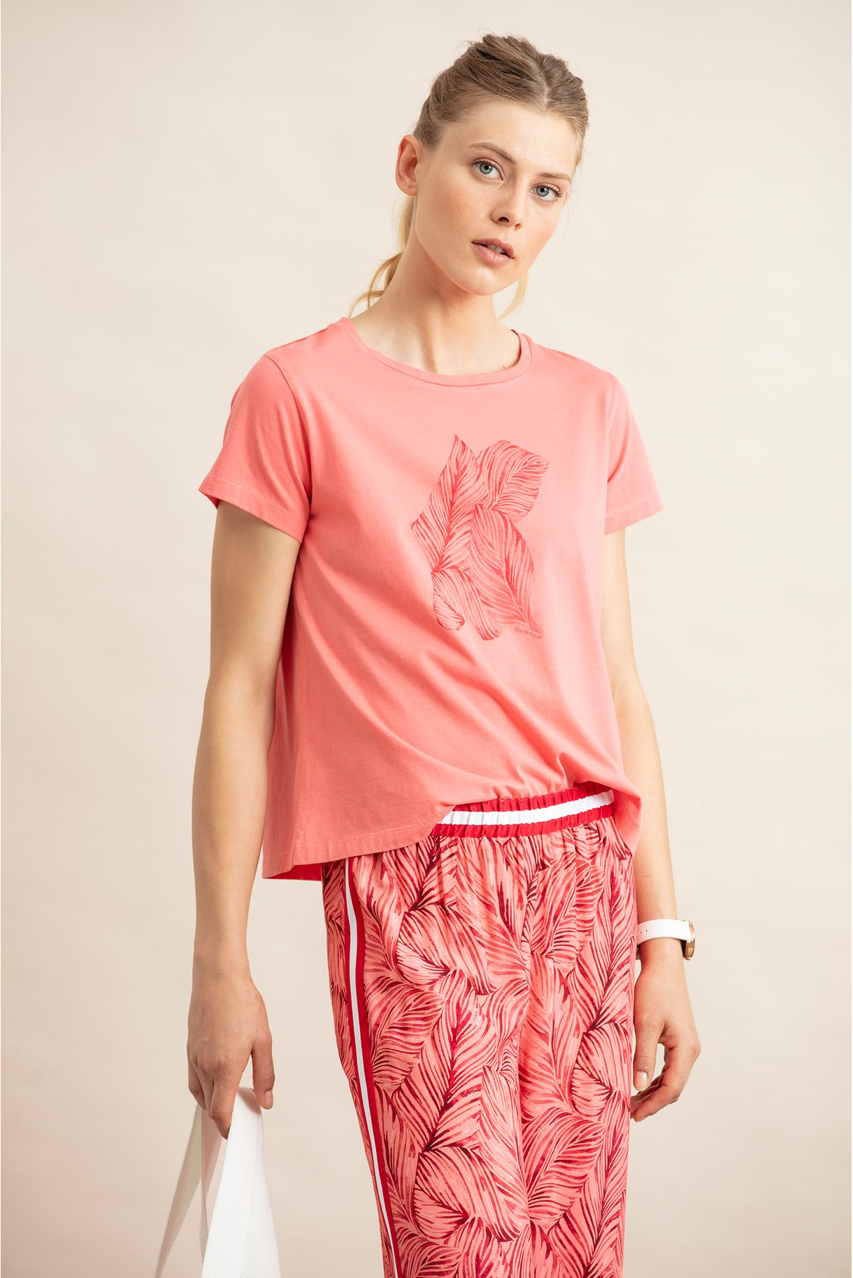 T-SHIRT WITH LEAVES PRINT