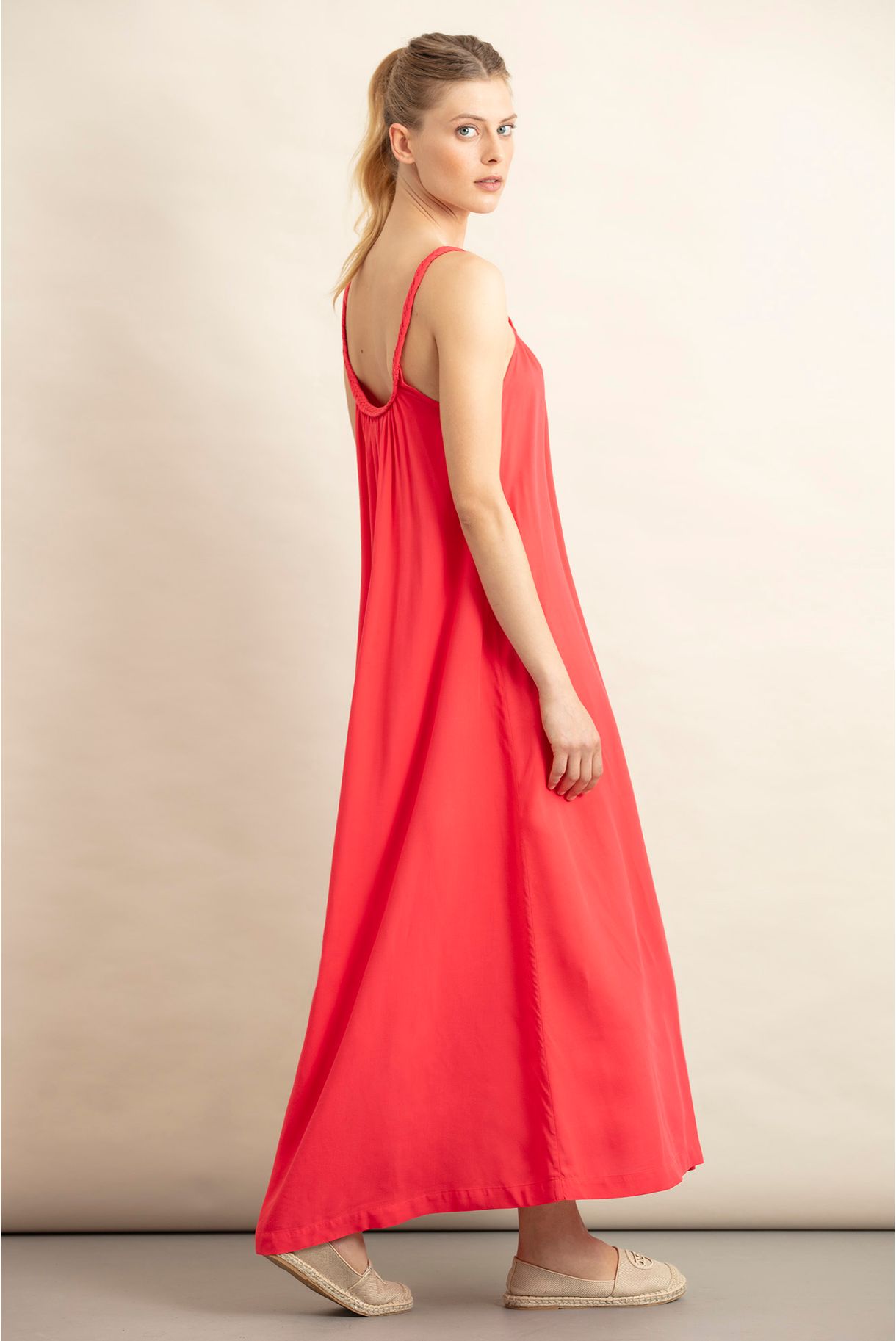 VESTIDO MAXI COM TRANÇA NO DECOTE