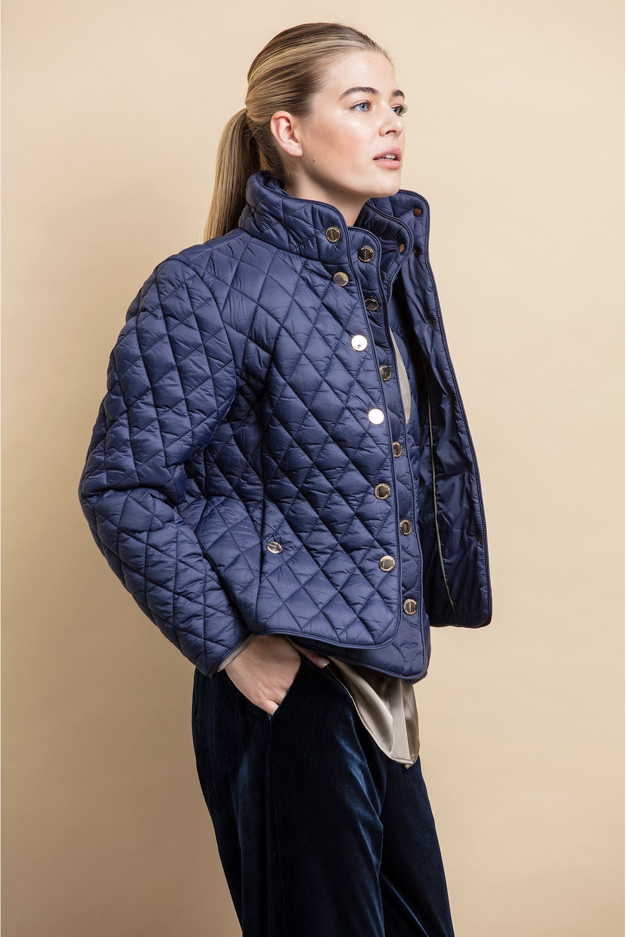 SHORT PADDED JACKET