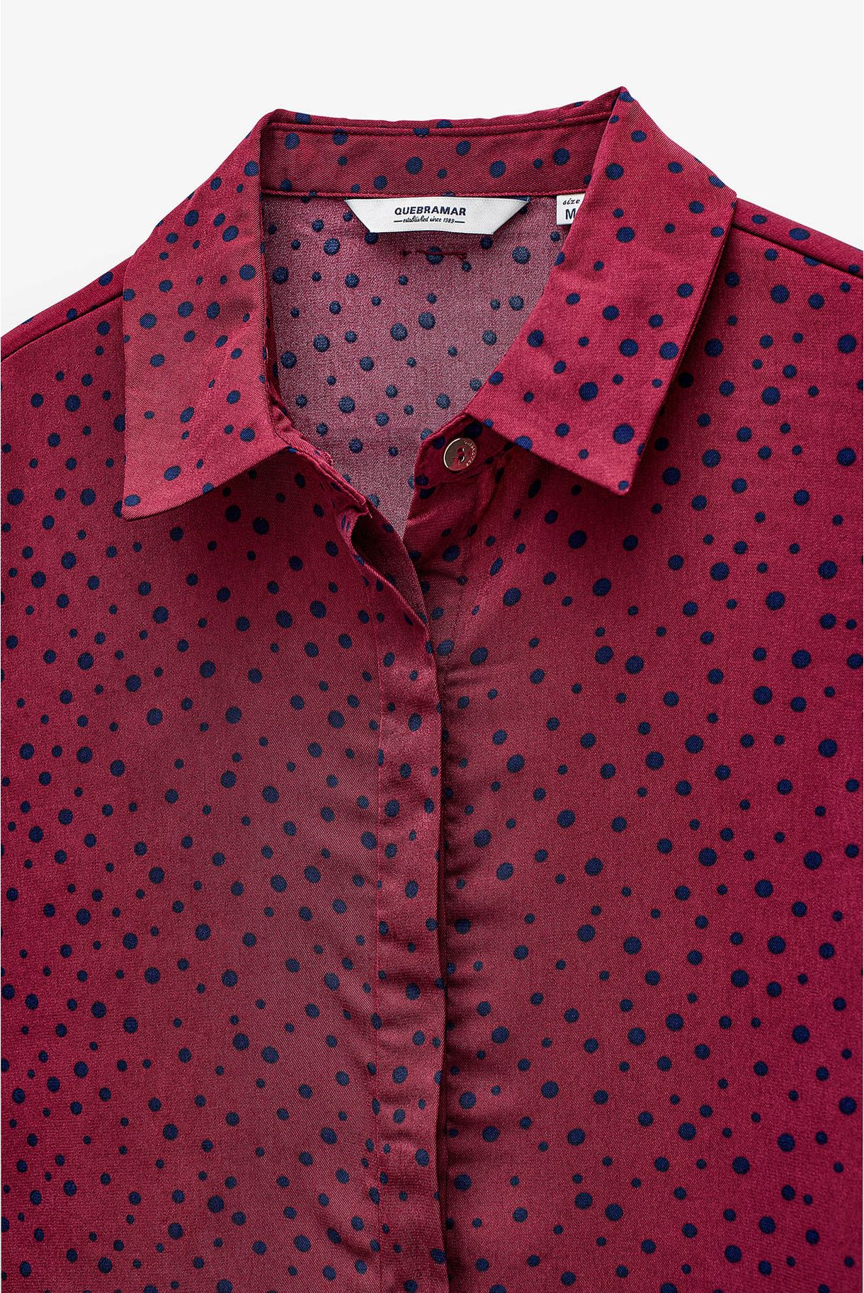 CAMISA COM PRINT BOLAS
