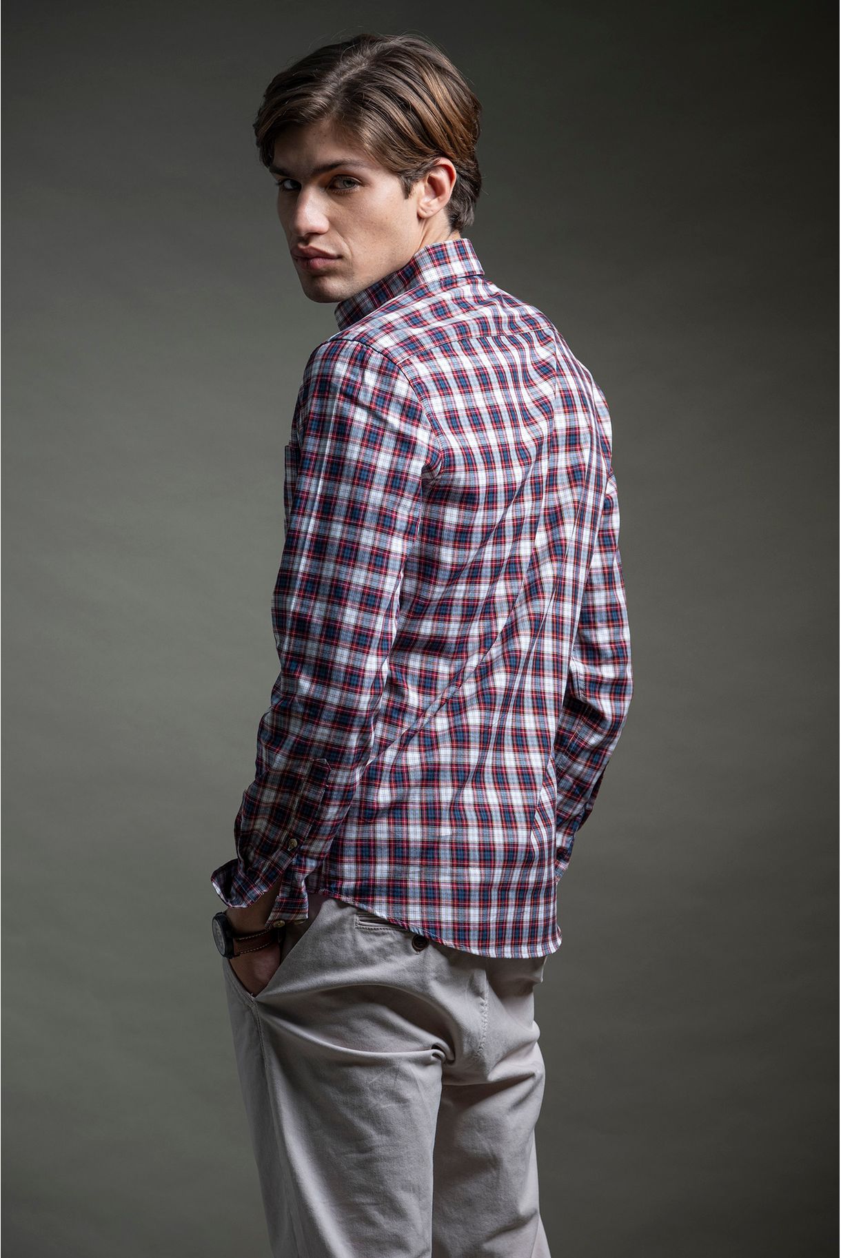 CAMISA AOS QUADRADOS