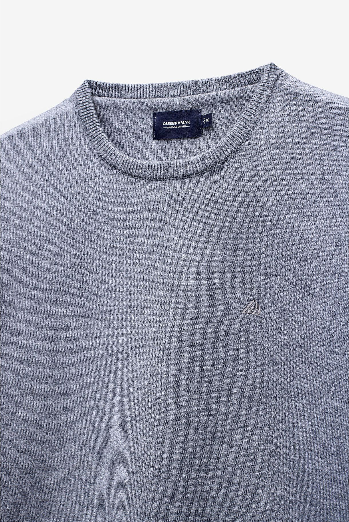 BASIC KNIT SWEATER WITH ROUND NECKLINE