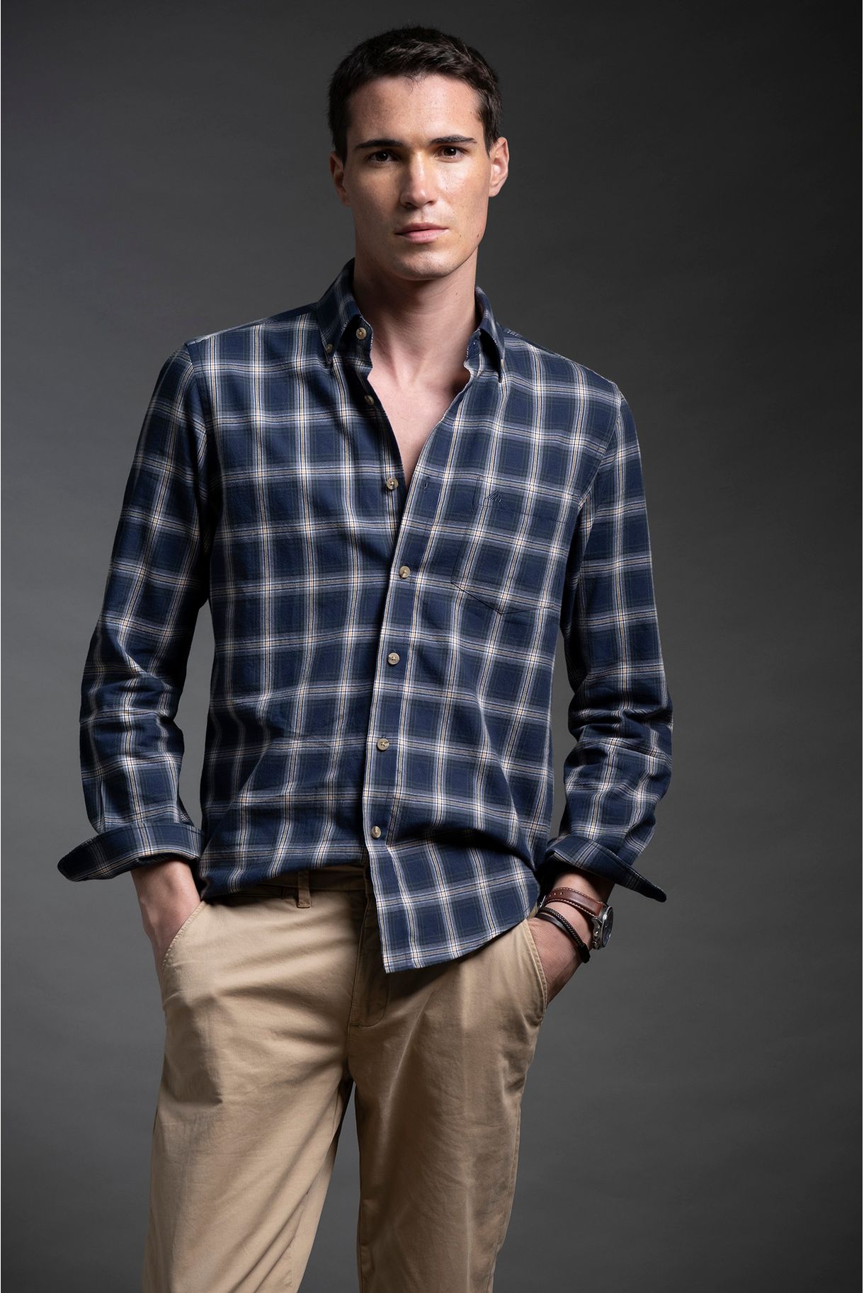 CAMISA AOS QUADRADOS