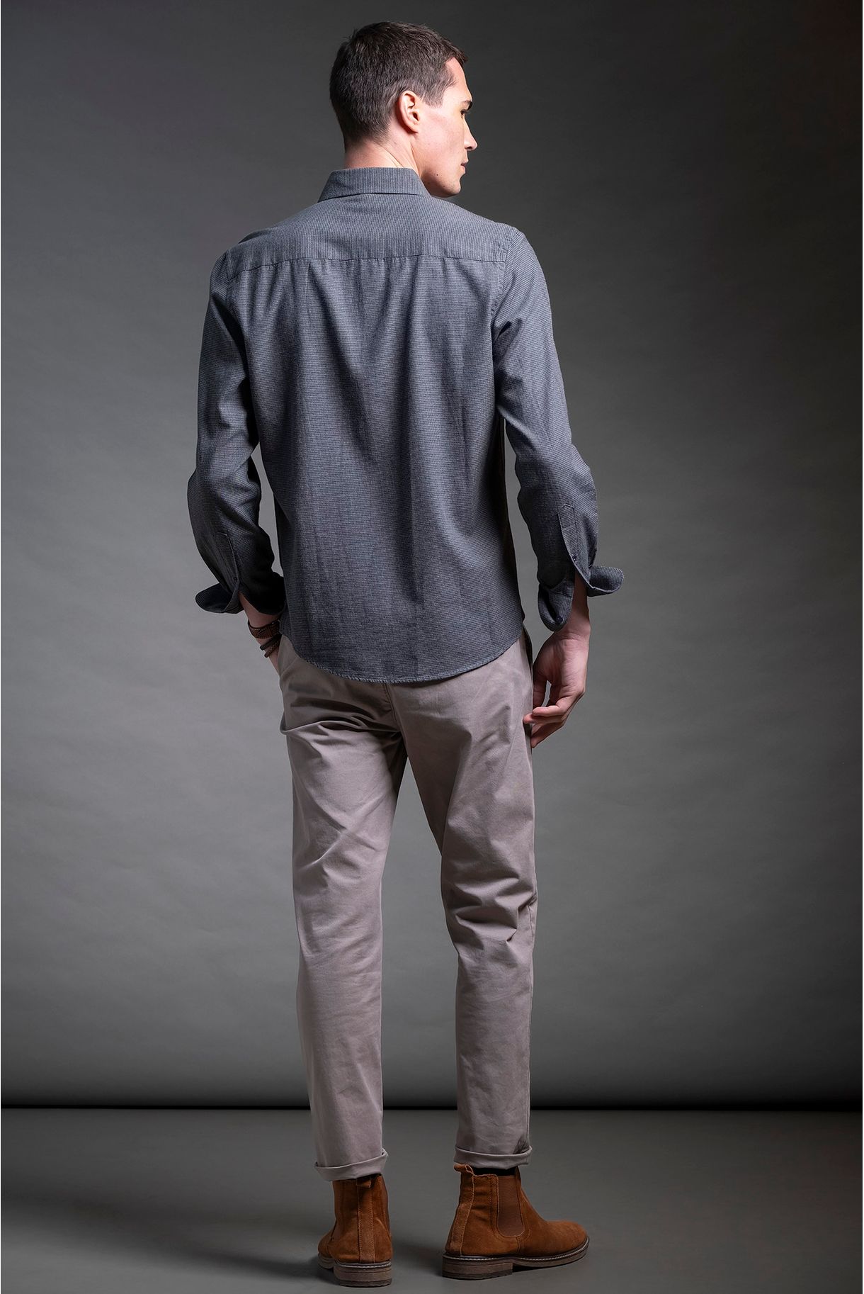CAMISA AOS QUADRADOS
