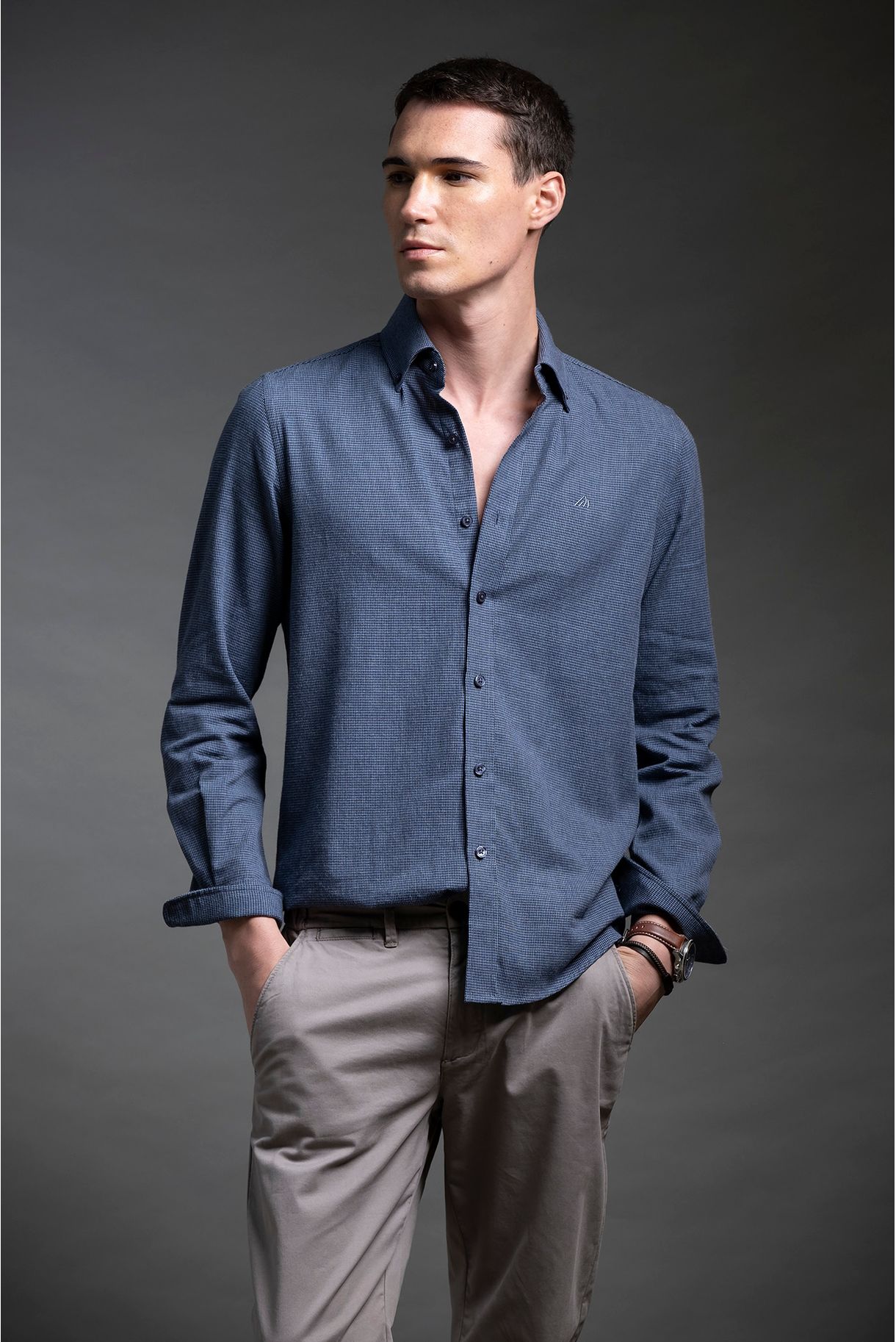 CAMISA AOS QUADRADOS