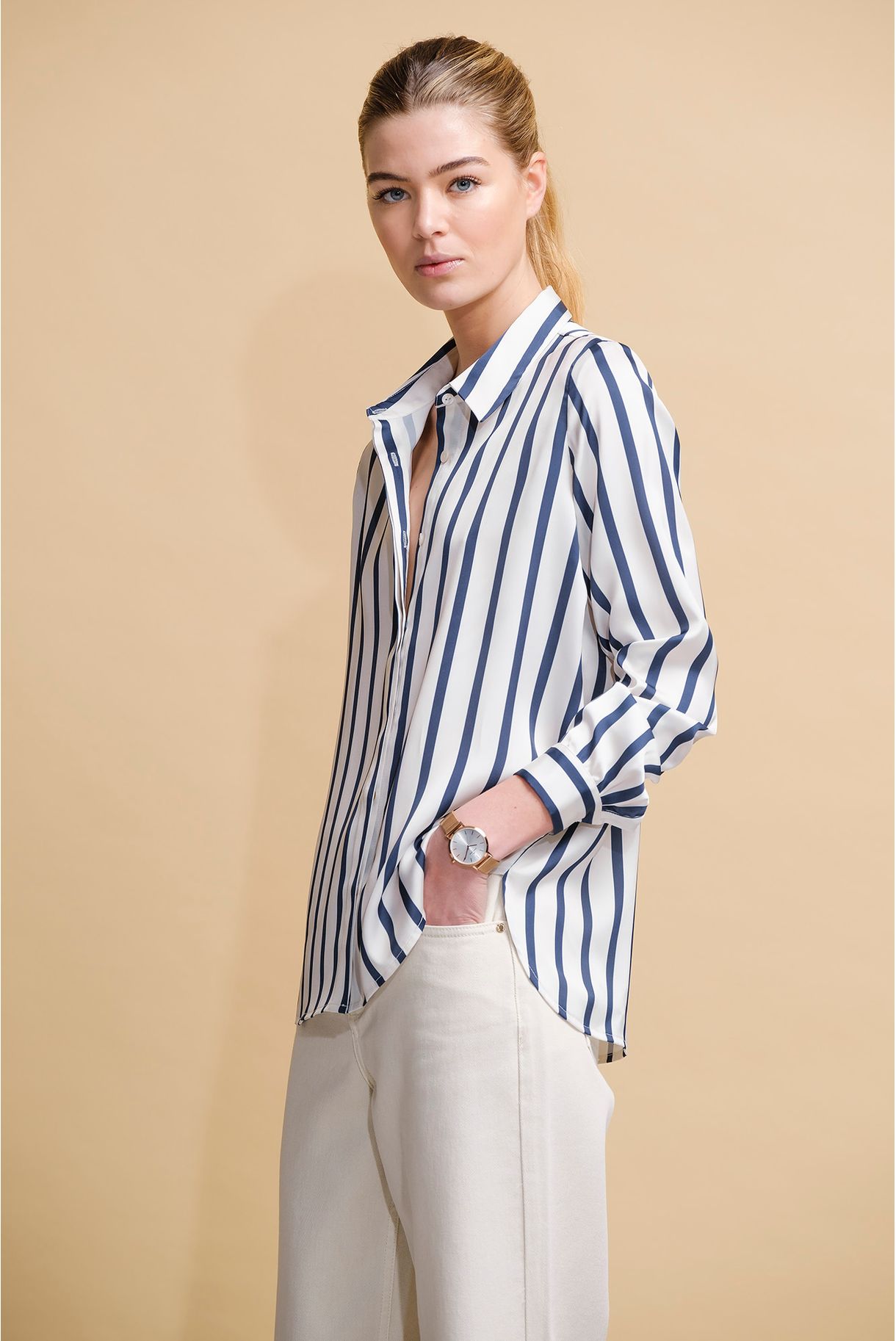 CAMISA DE CETIM COM RISCAS