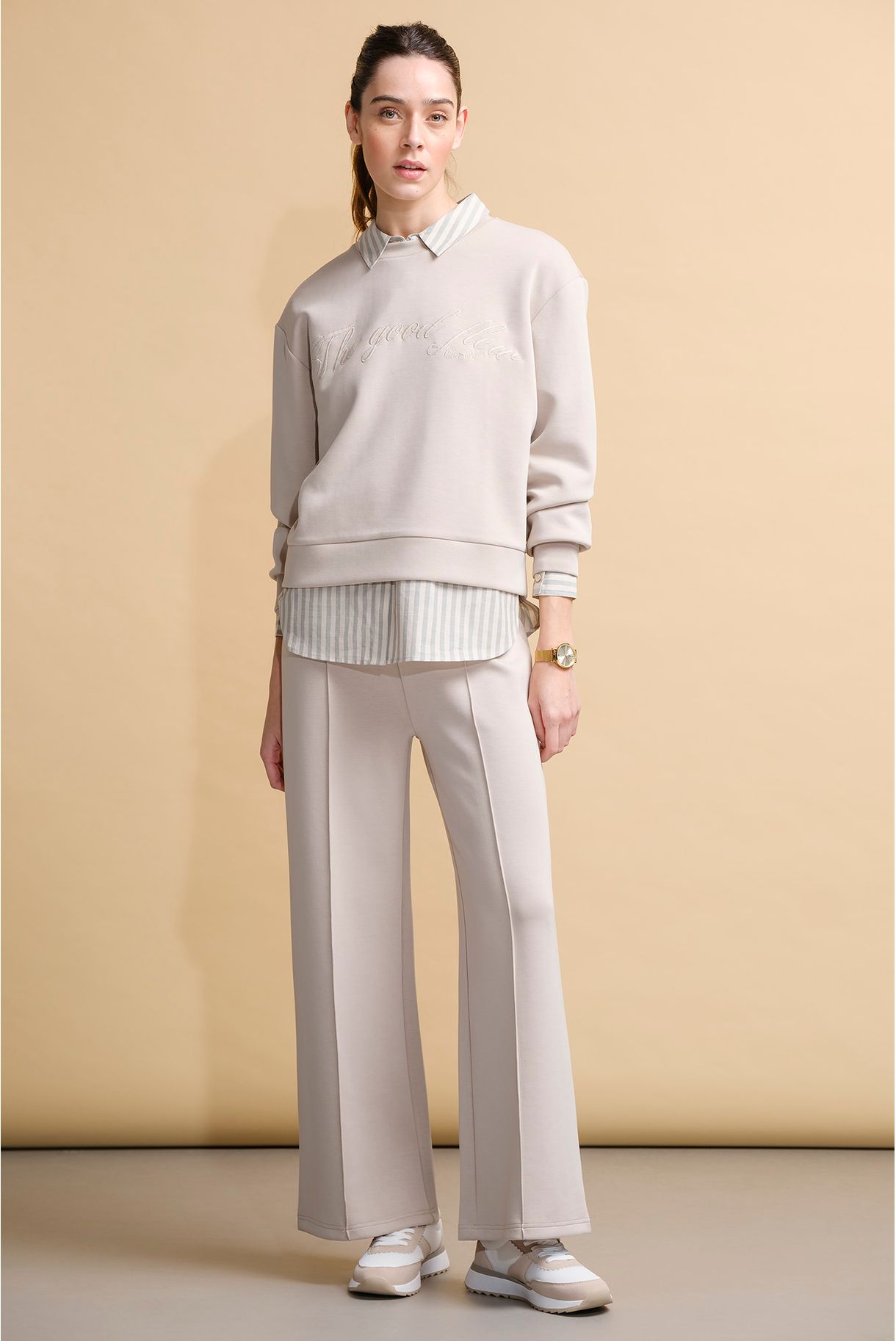 SWEATSHIRT WITH EMBROIDERY