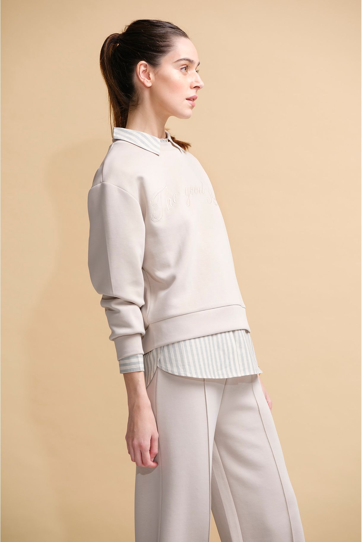 SWEATSHIRT WITH EMBROIDERY