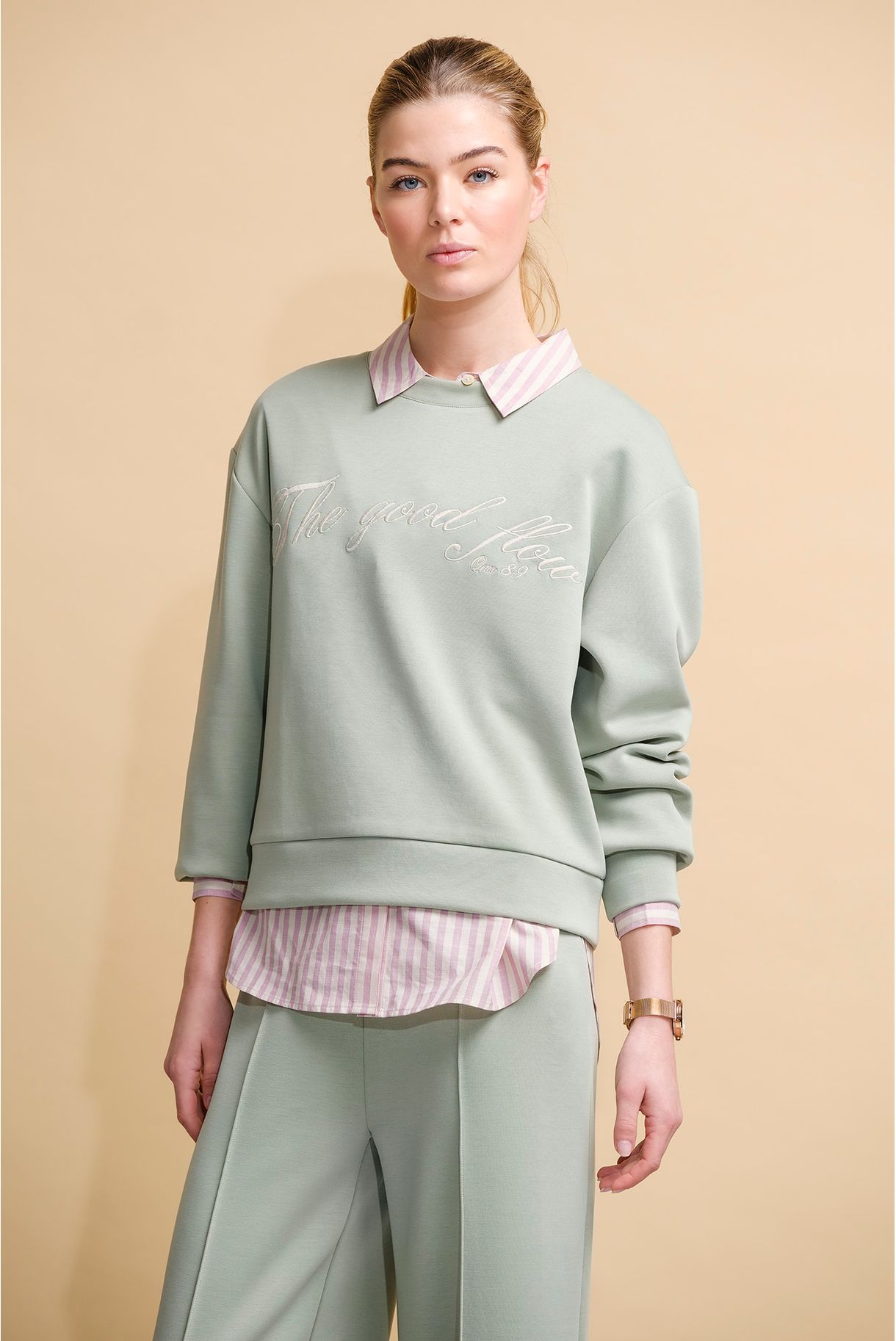 SWEATSHIRT COM BORDADO