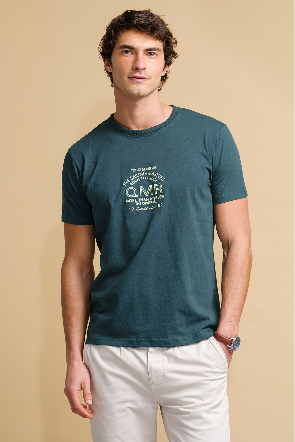 T-SHIRT EM ALGODÃO COM BORDADO