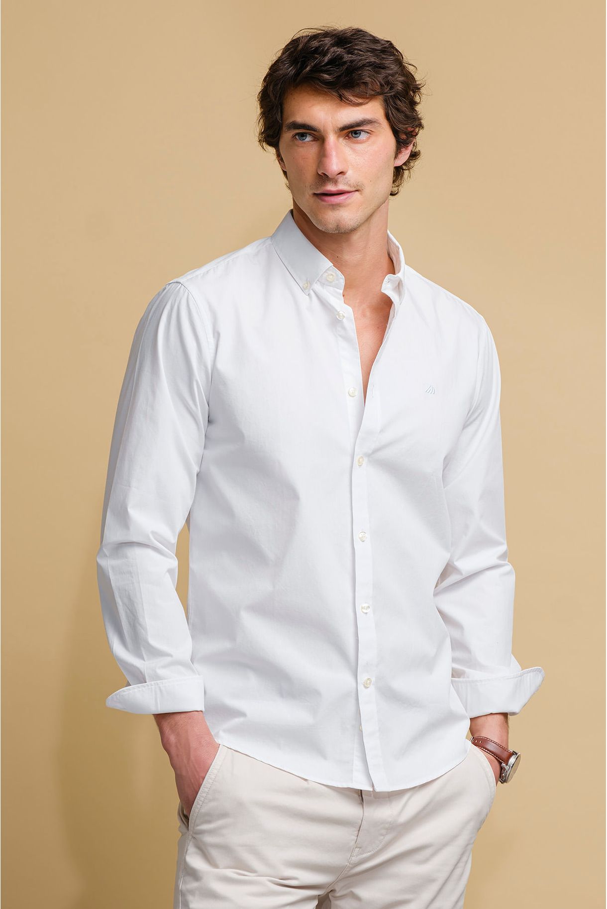 CAMISA SLIM FIT BÁSICA EM POPELINA