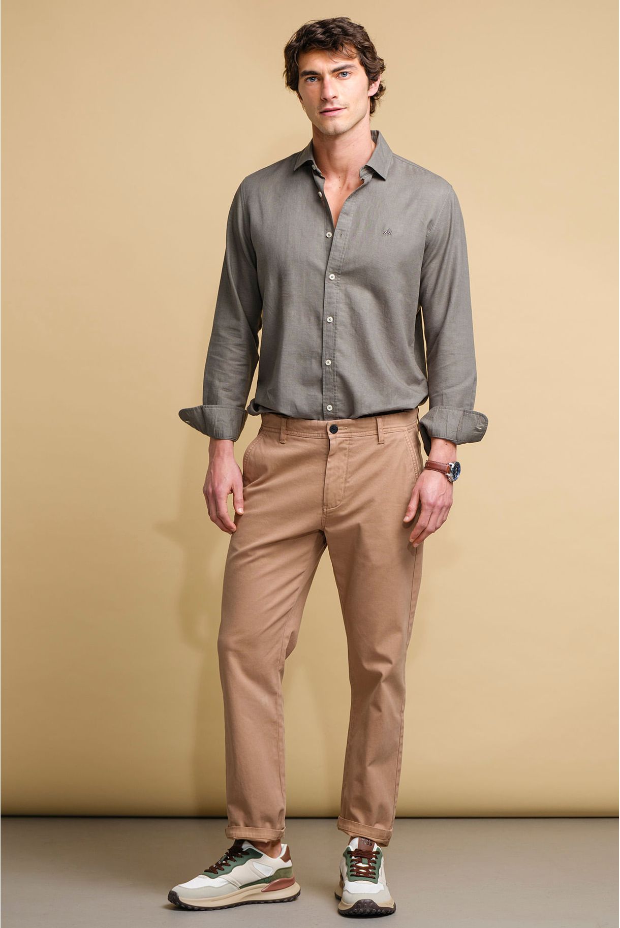 CAMISA BÁSICA EM ALGODÃO E LINHO