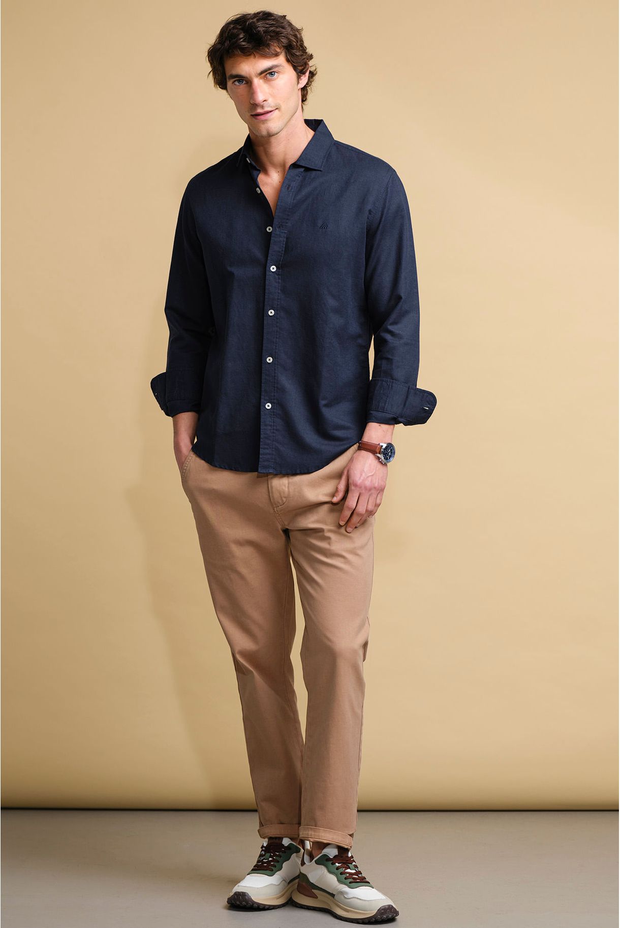 CAMISA BÁSICA EM ALGODÃO E LINHO