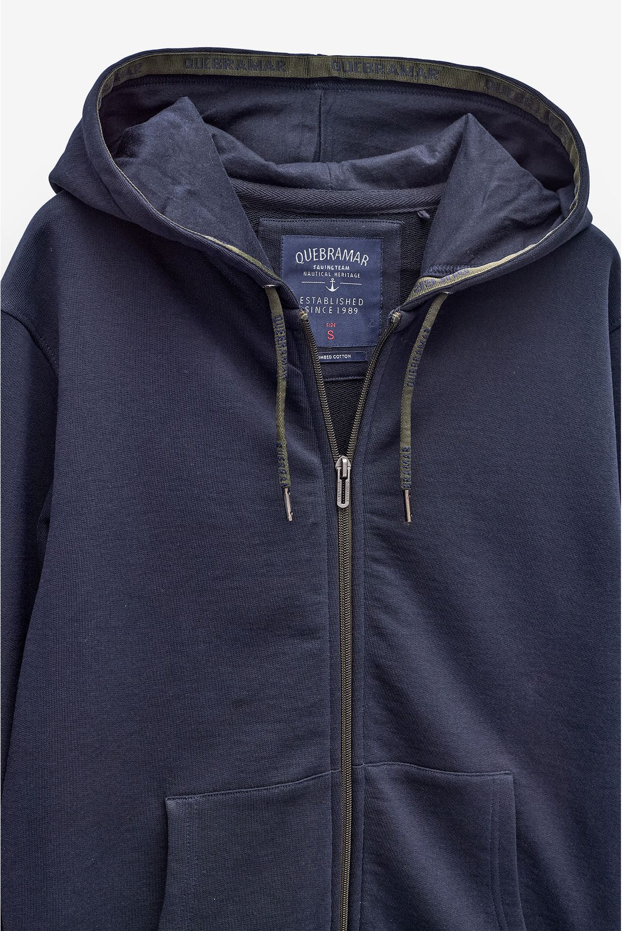 CASACO SWEATSHIRT COM CAPUZ