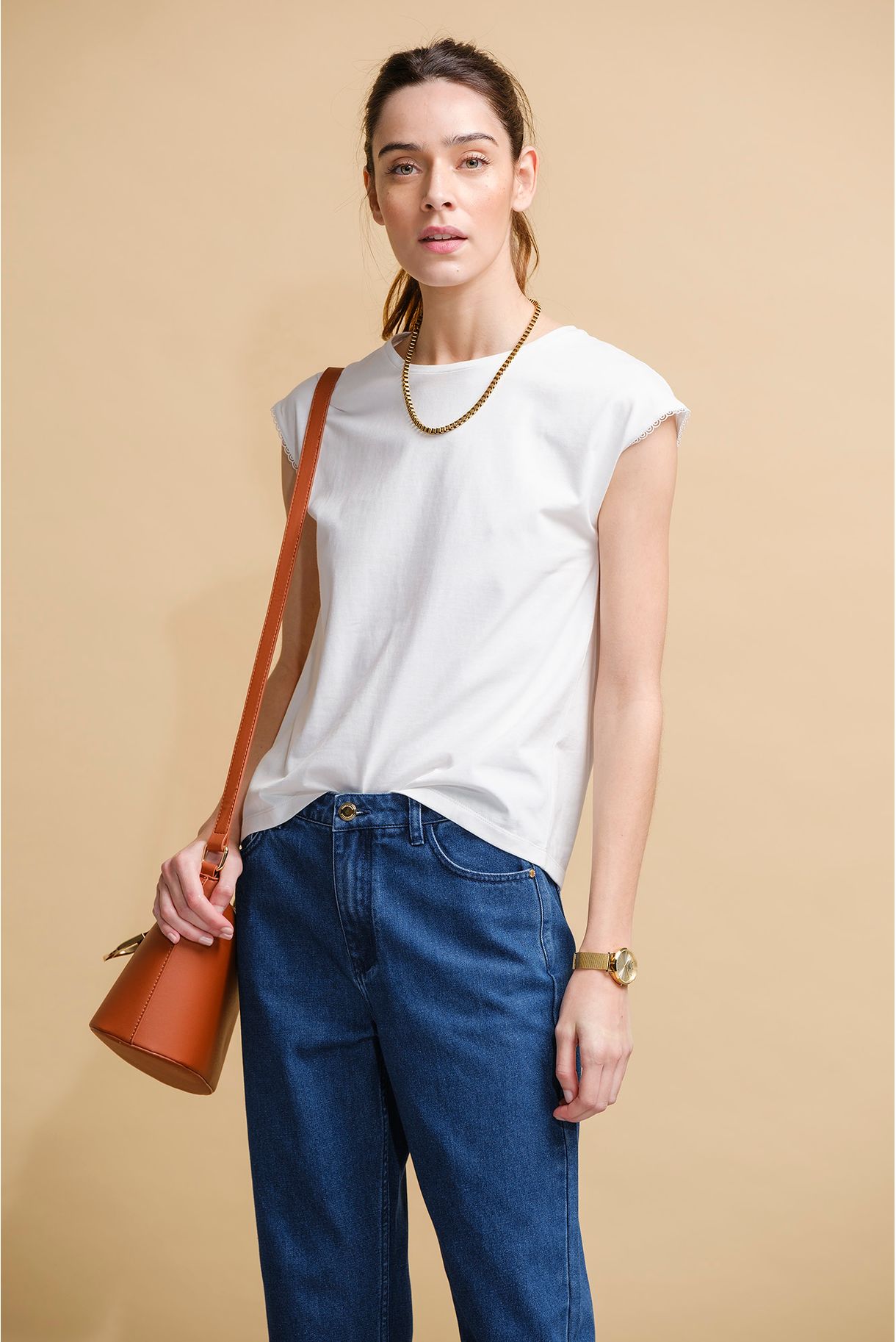 T-SHIRT WITH LACE DETAIL