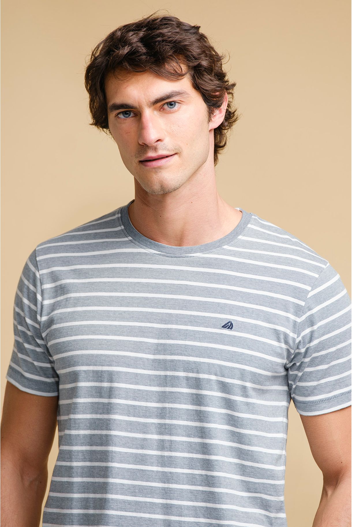 T-SHIRT COM MICRO RISCAS