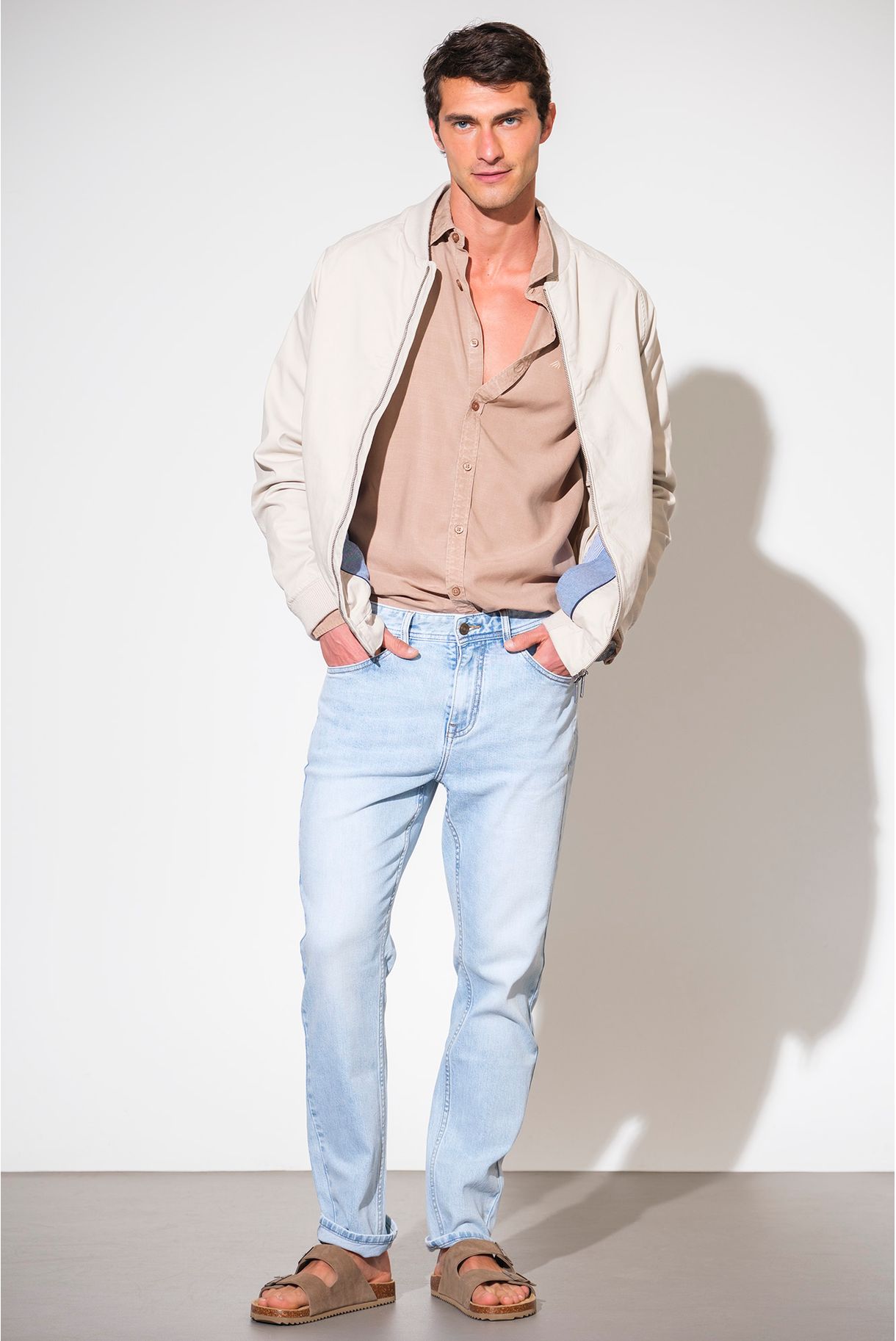 CALÇAS DENIM TAPERED FIT