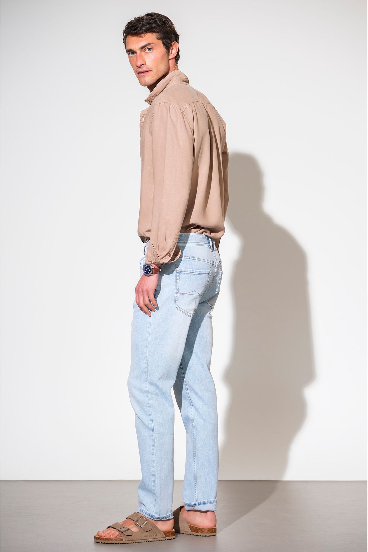 CALÇAS DENIM TAPERED FIT