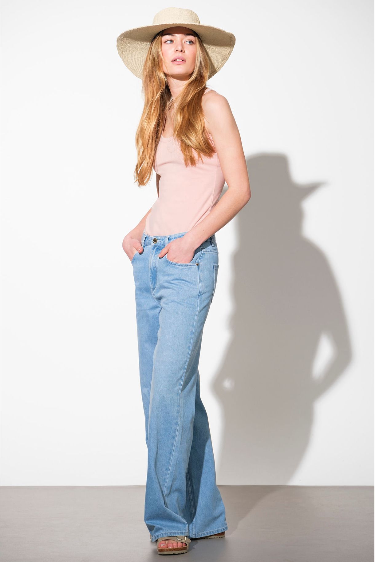 JEANS WIDE LEG COM CINTURA SUBIDA