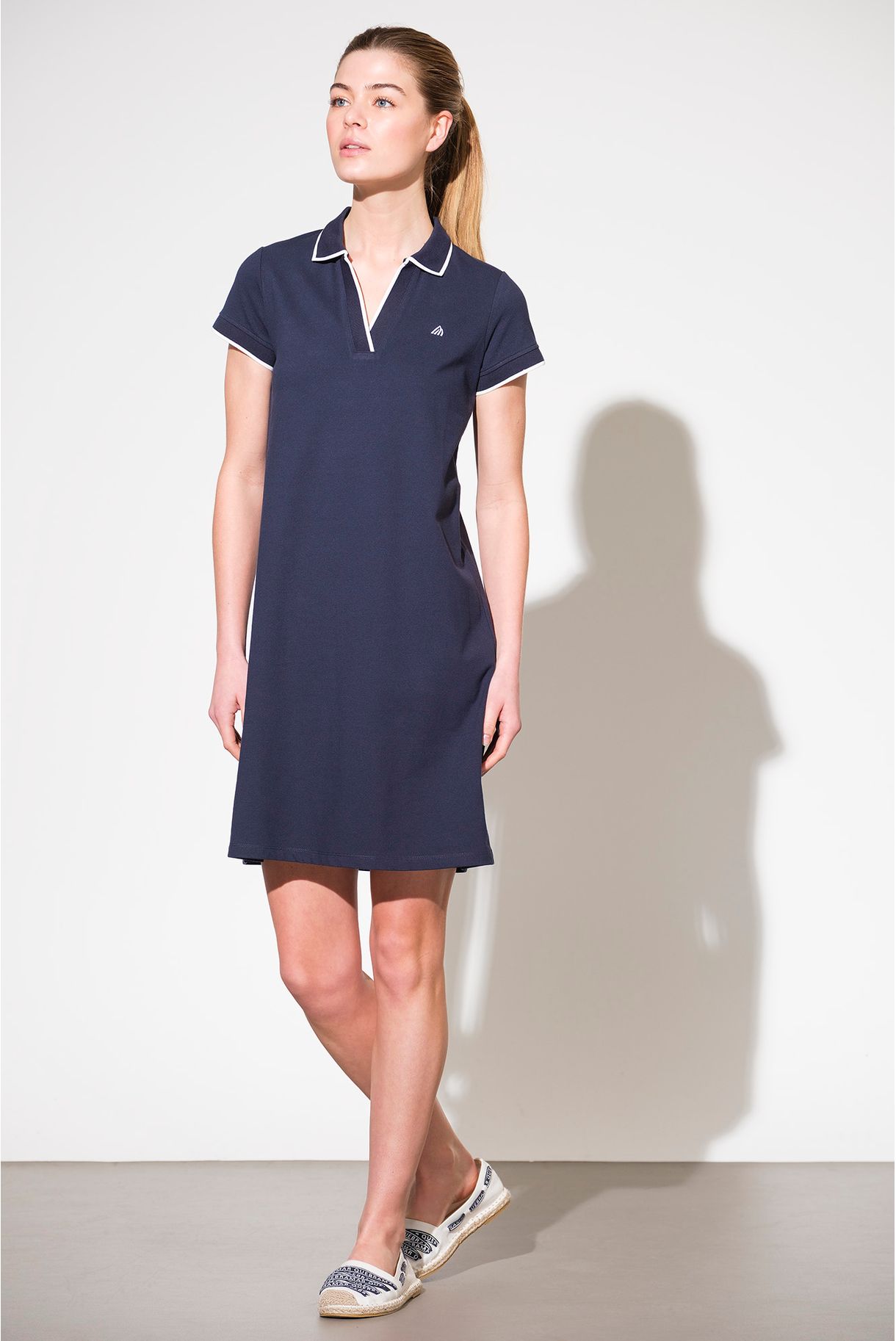 VESTIDO EM PIQUET COM CONTRASTES