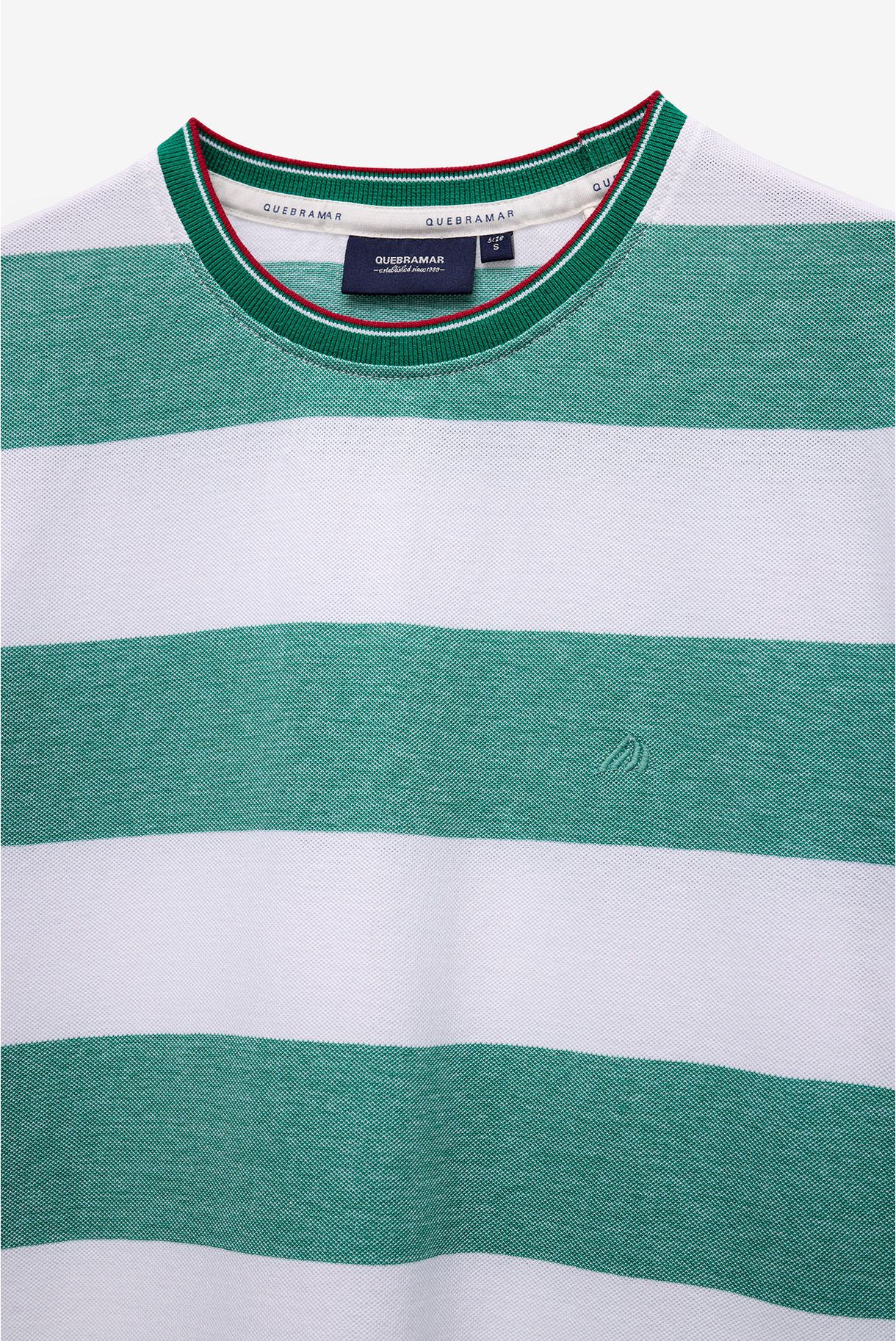 T-SHIRT EM PIQUET COM RISCAS LARGA