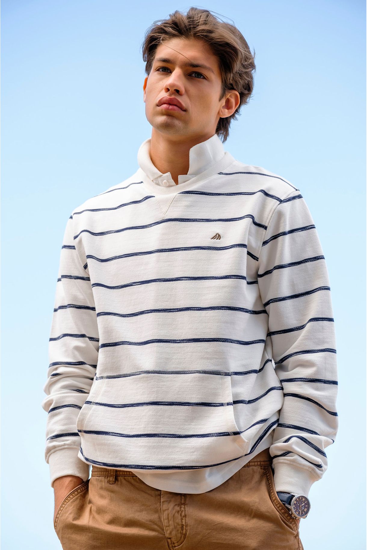SWEATSHIRT COM DECOTE REDONDO ÀS RISCAS