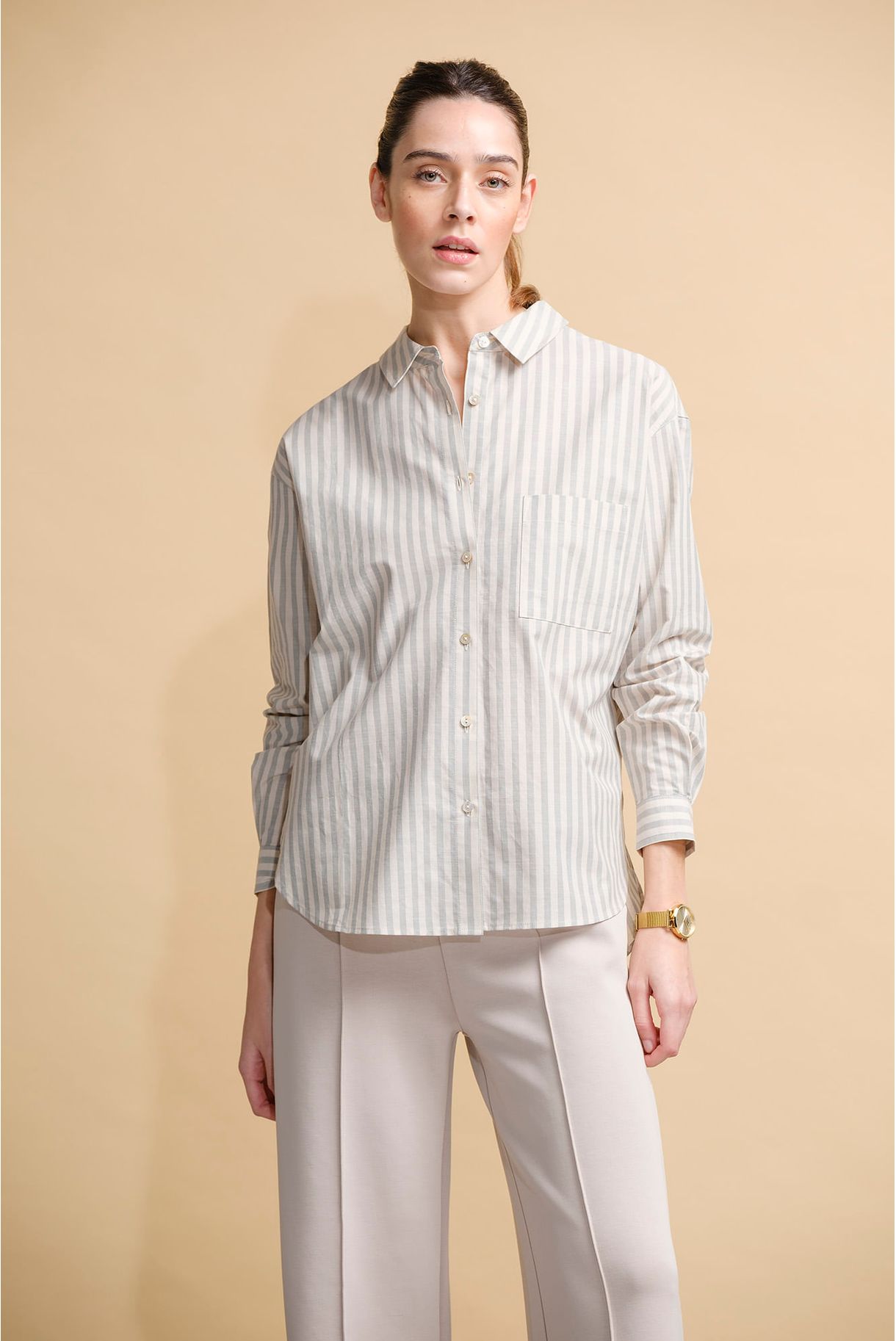 CAMISA COM RISCAS