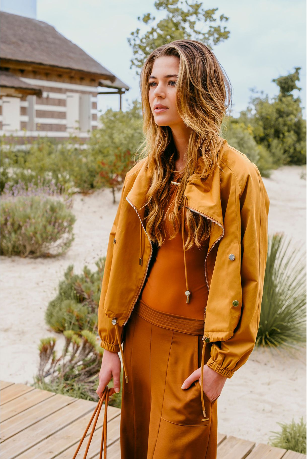 SHORT COAT WITH TIES