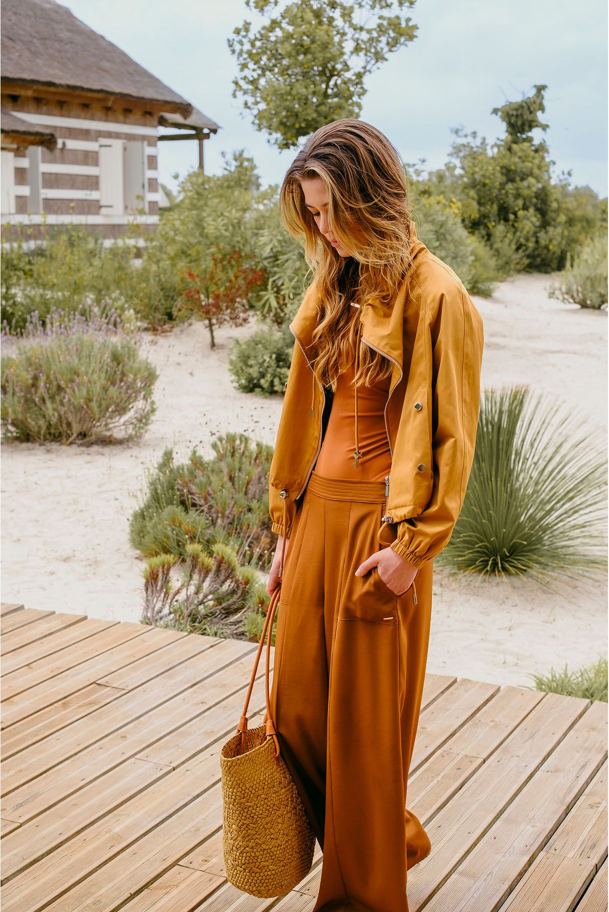 SHORT COAT WITH TIES