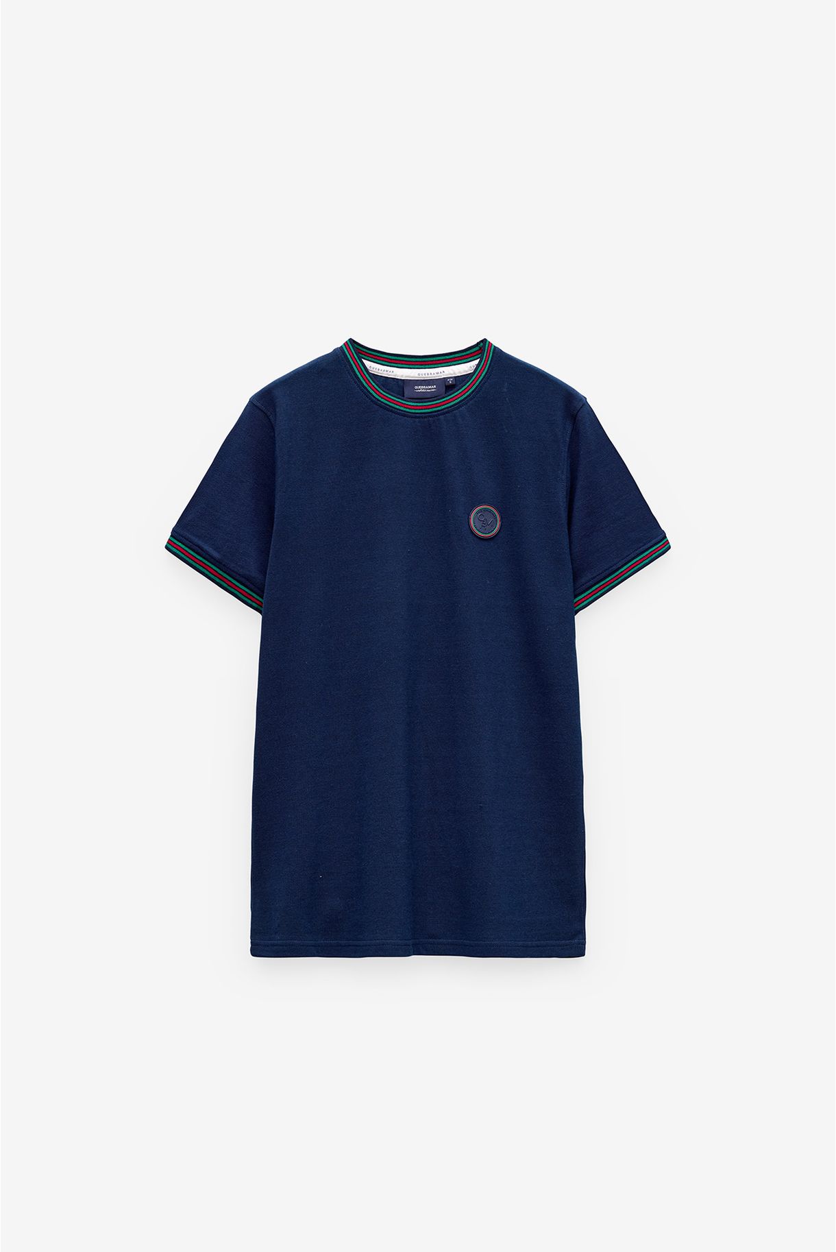 T-SHIRT EM PIQUET COM BADGE
