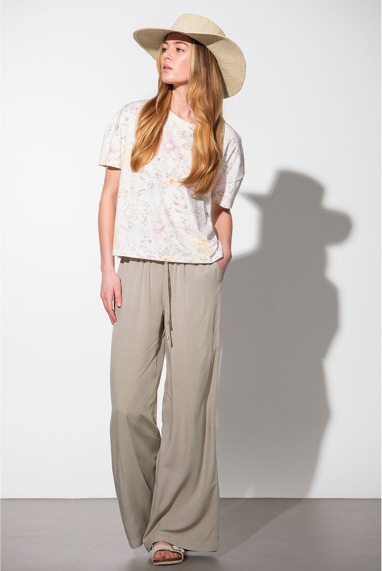 T-SHIRT ESTAMPADO FLORAL