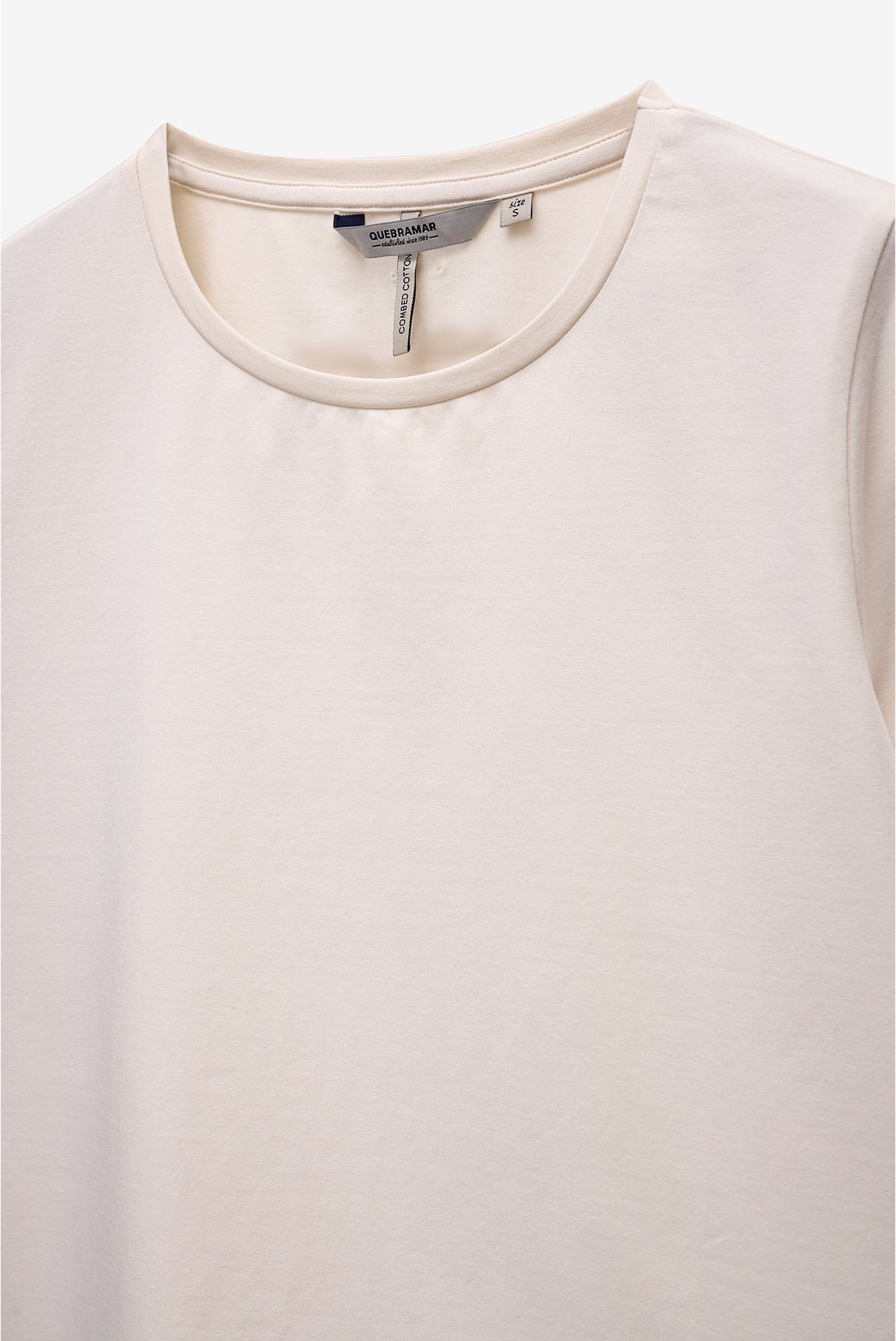 T-SHIRT COM RENDA NO CÓS