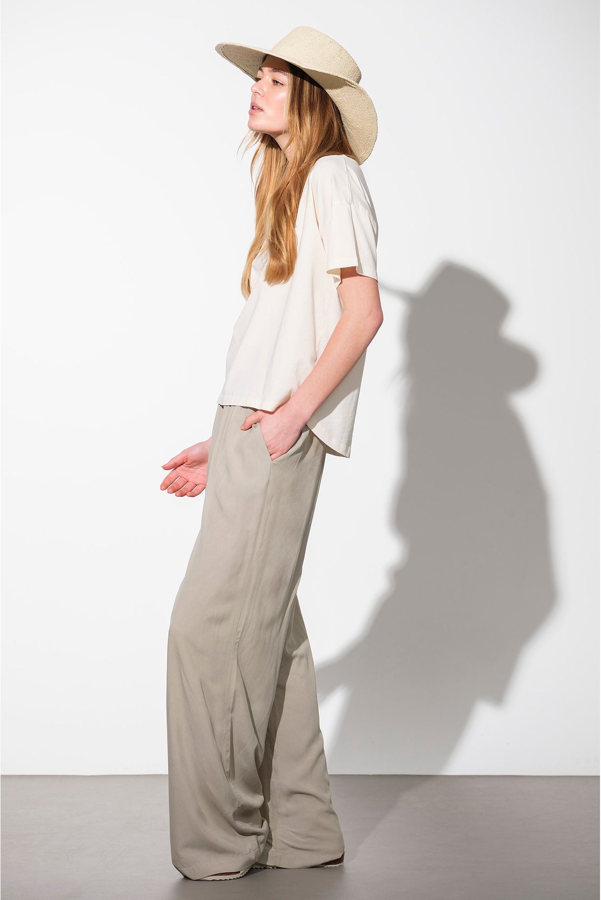 T-SHIRT BÁSICA  DECOTE REDONDO LOOSE FIT