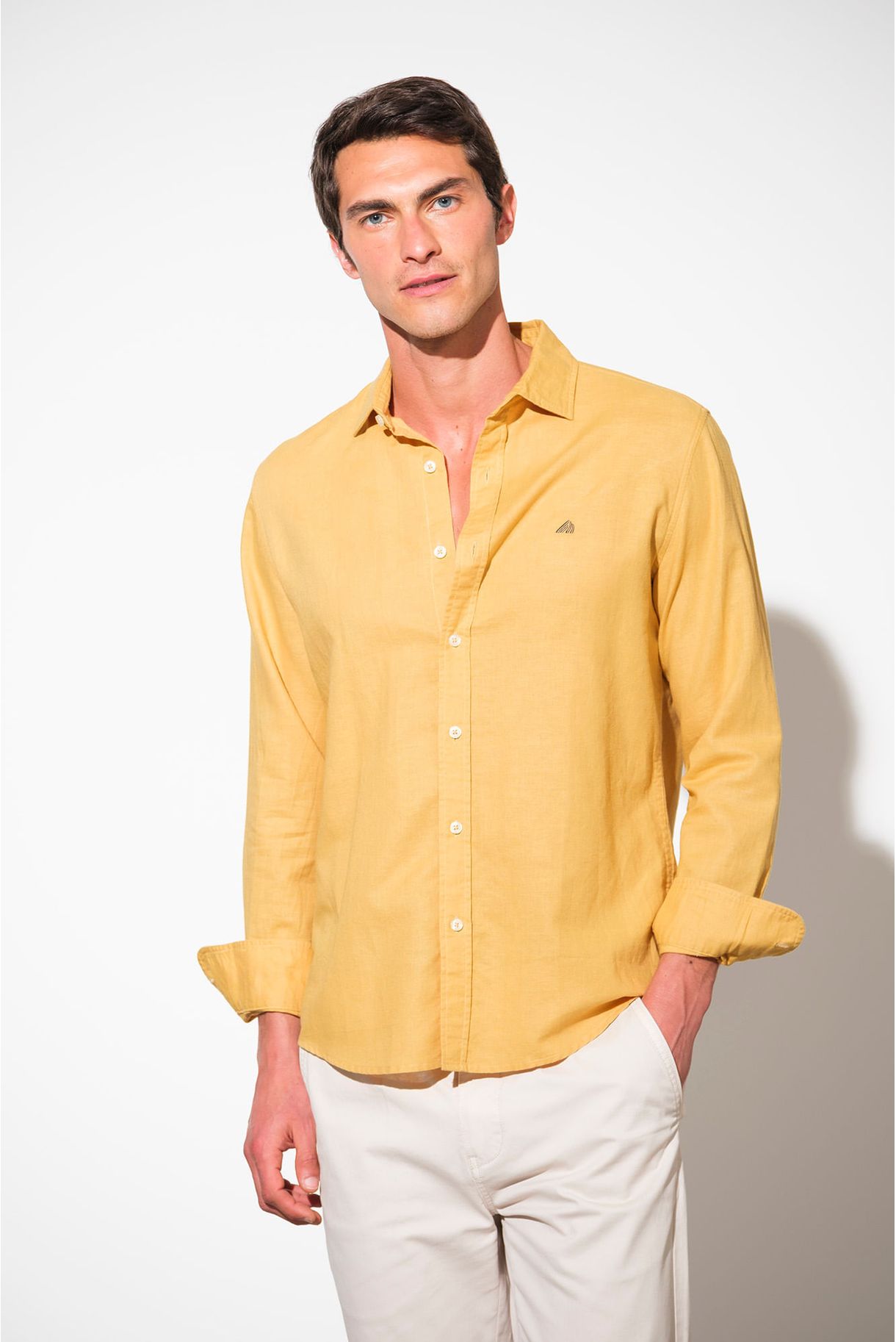 CAMISA BÁSICA EM ALGODÃO E LINHO