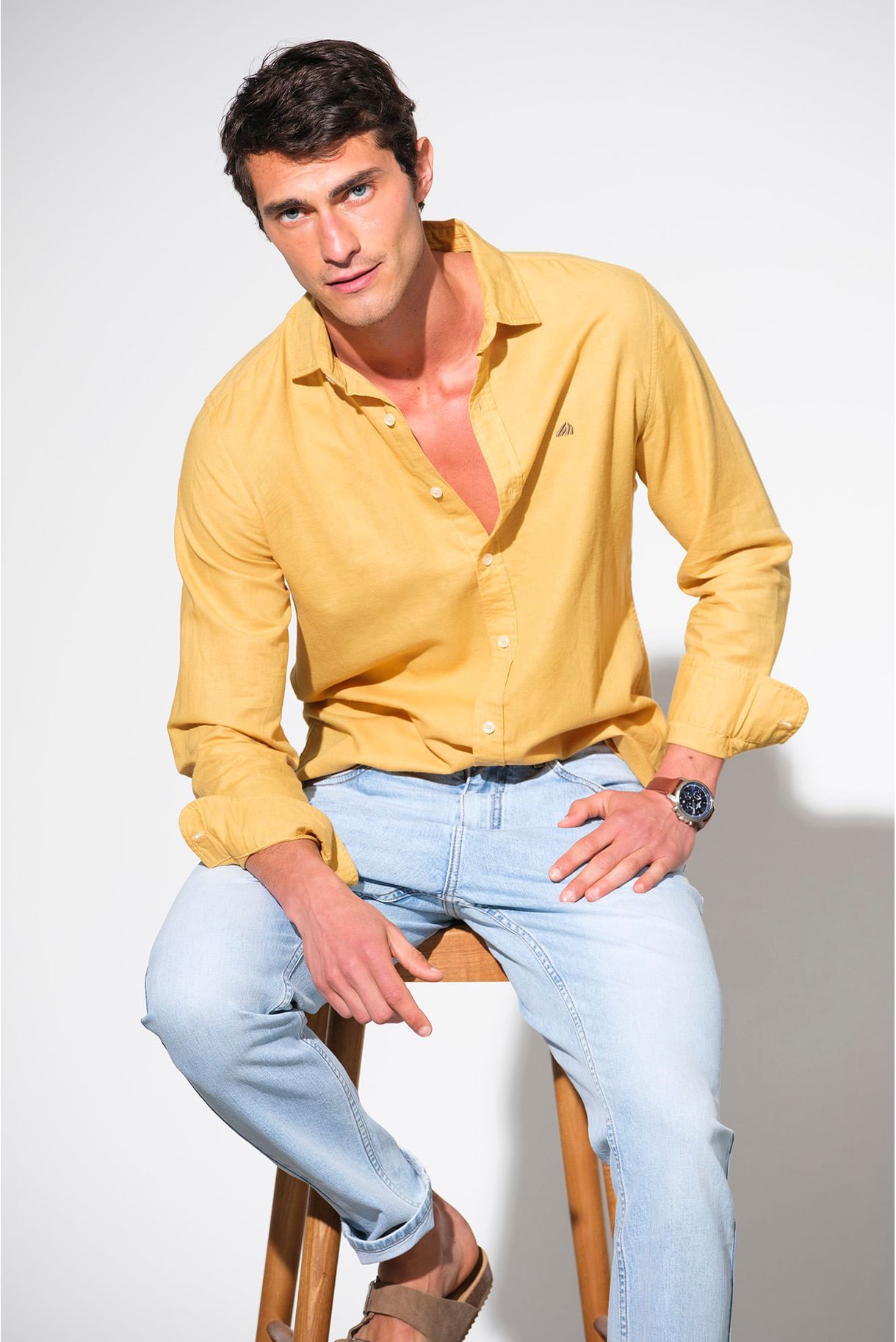 CAMISA BÁSICA EM ALGODÃO E LINHO