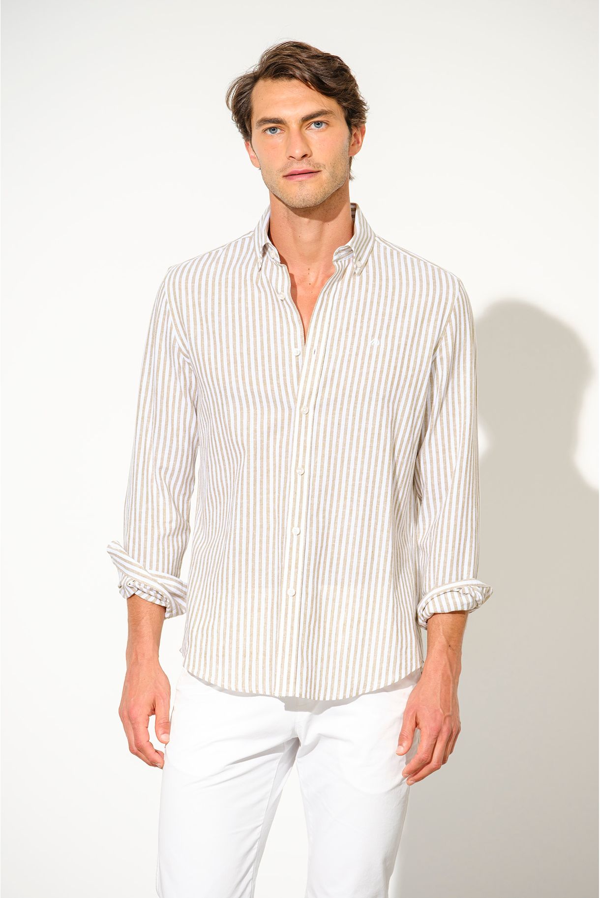 CAMISA ÀS RISCAS EM ALGODÃO E LINHO