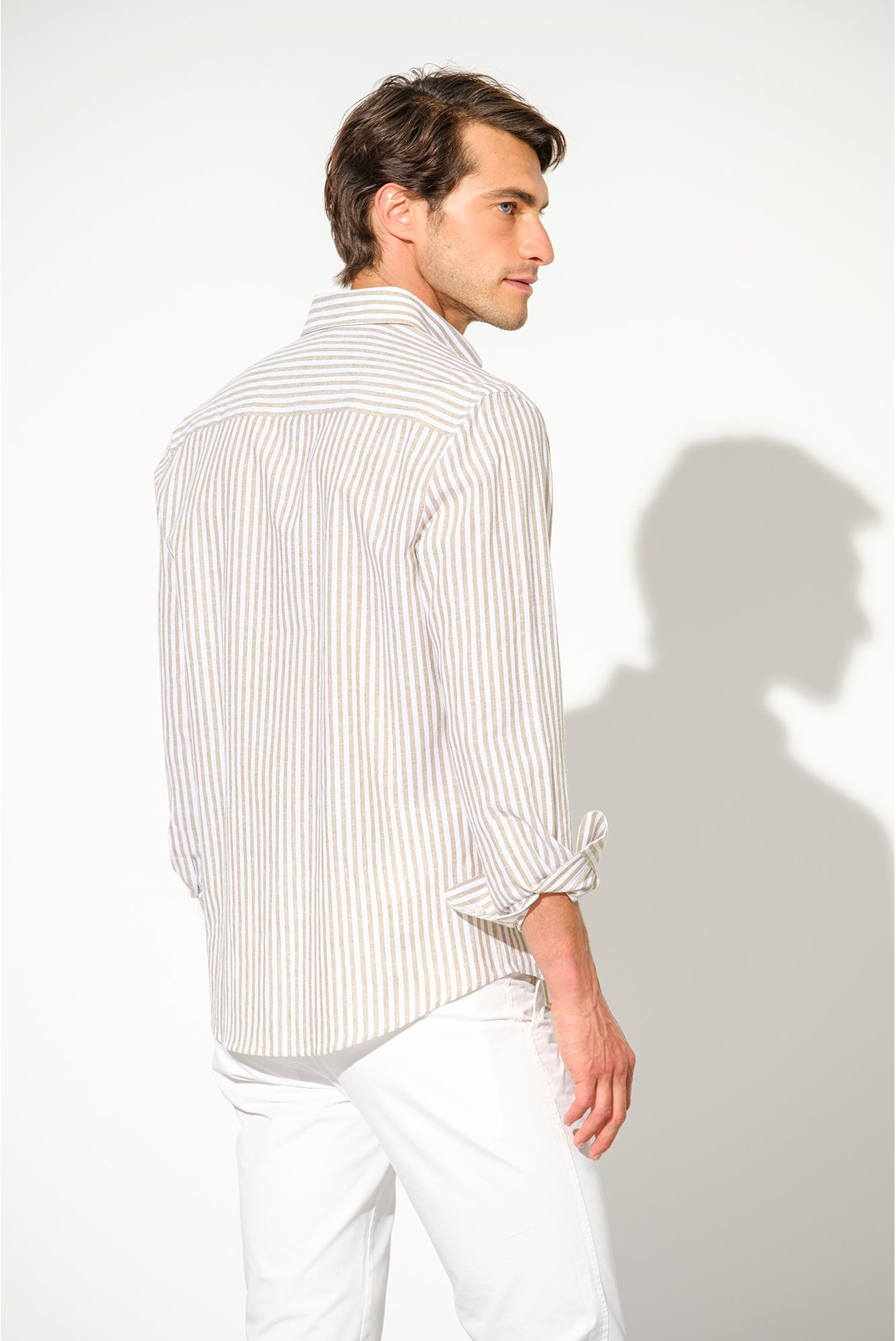 CAMISA ÀS RISCAS EM ALGODÃO E LINHO