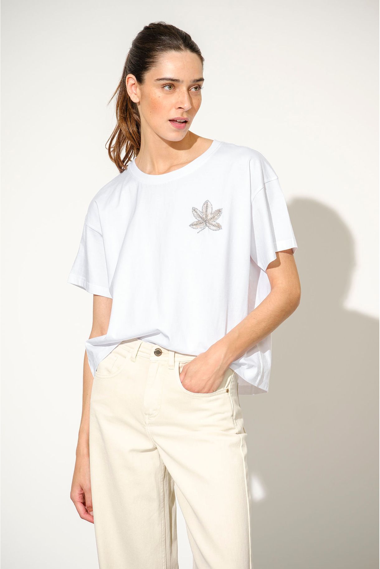 T-SHIRT LISA COM APLICAÇÃO