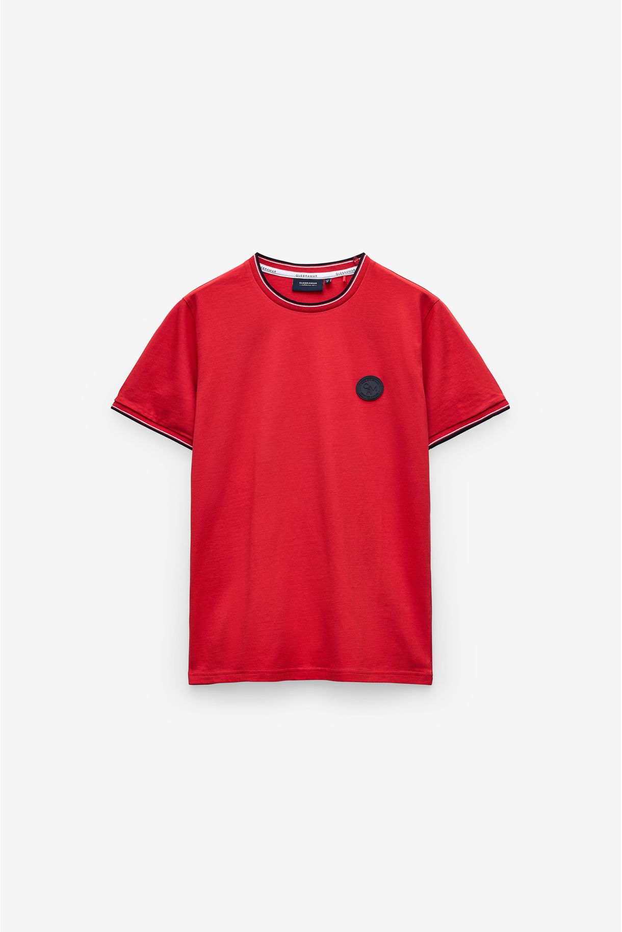 T-SHIRT COM BADGE E RISCAS NO RIB