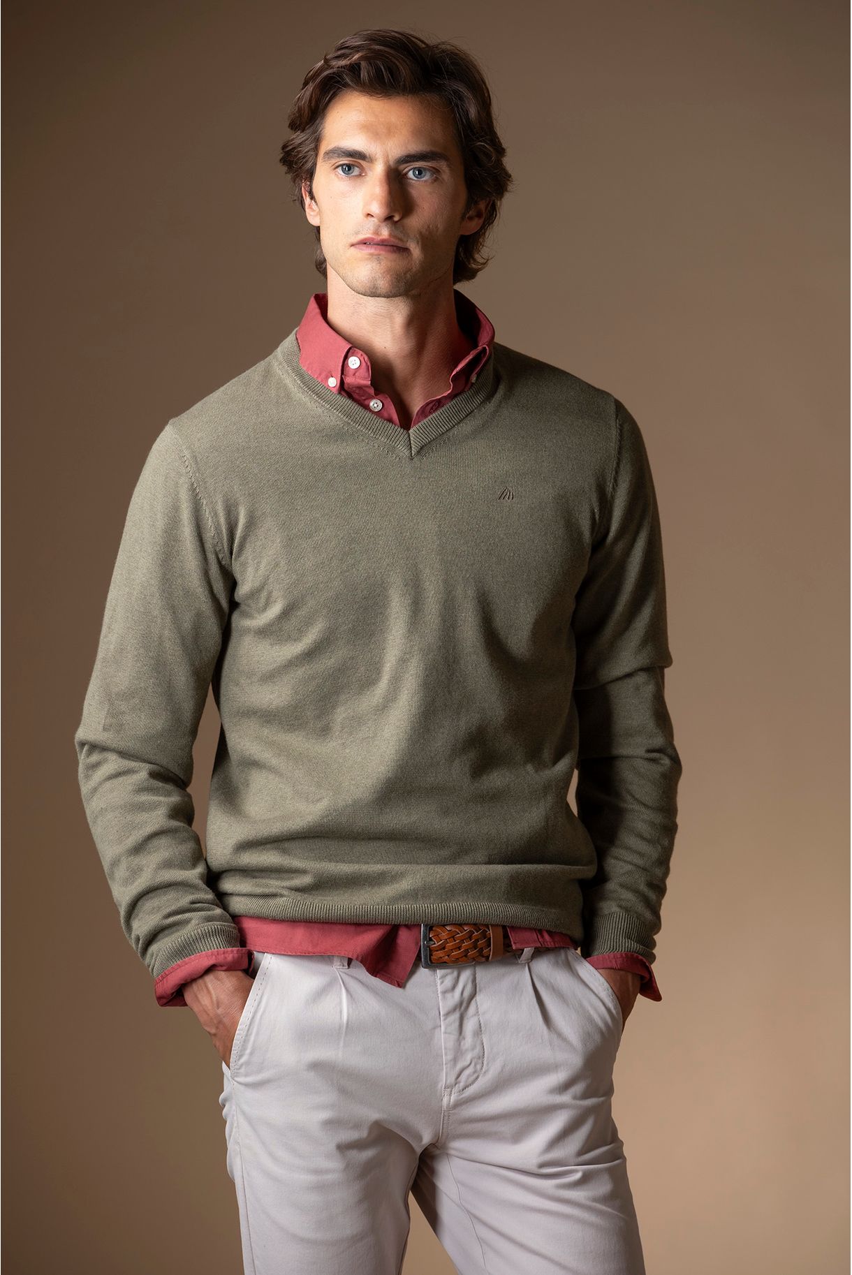 V-NECK SWEATER